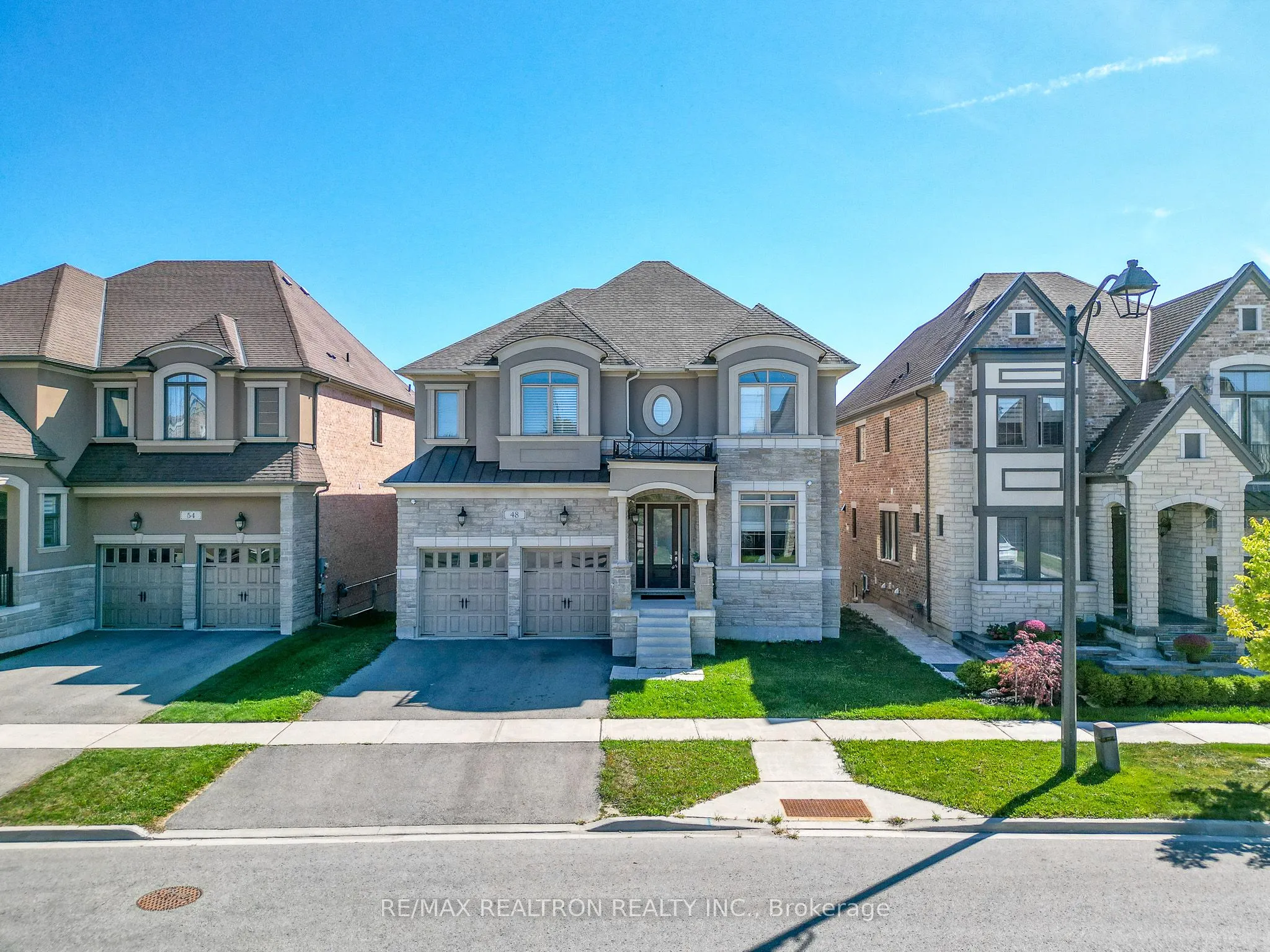 48 Cairns Gate