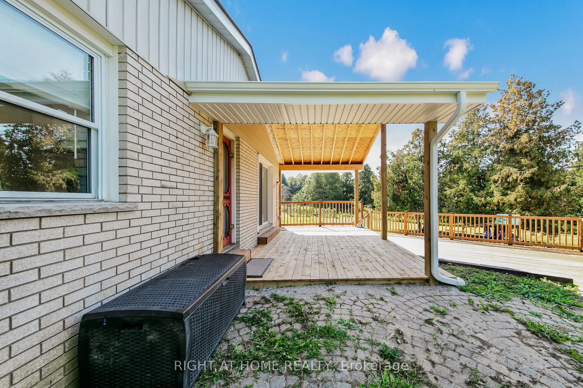 1905 Lockhart Road