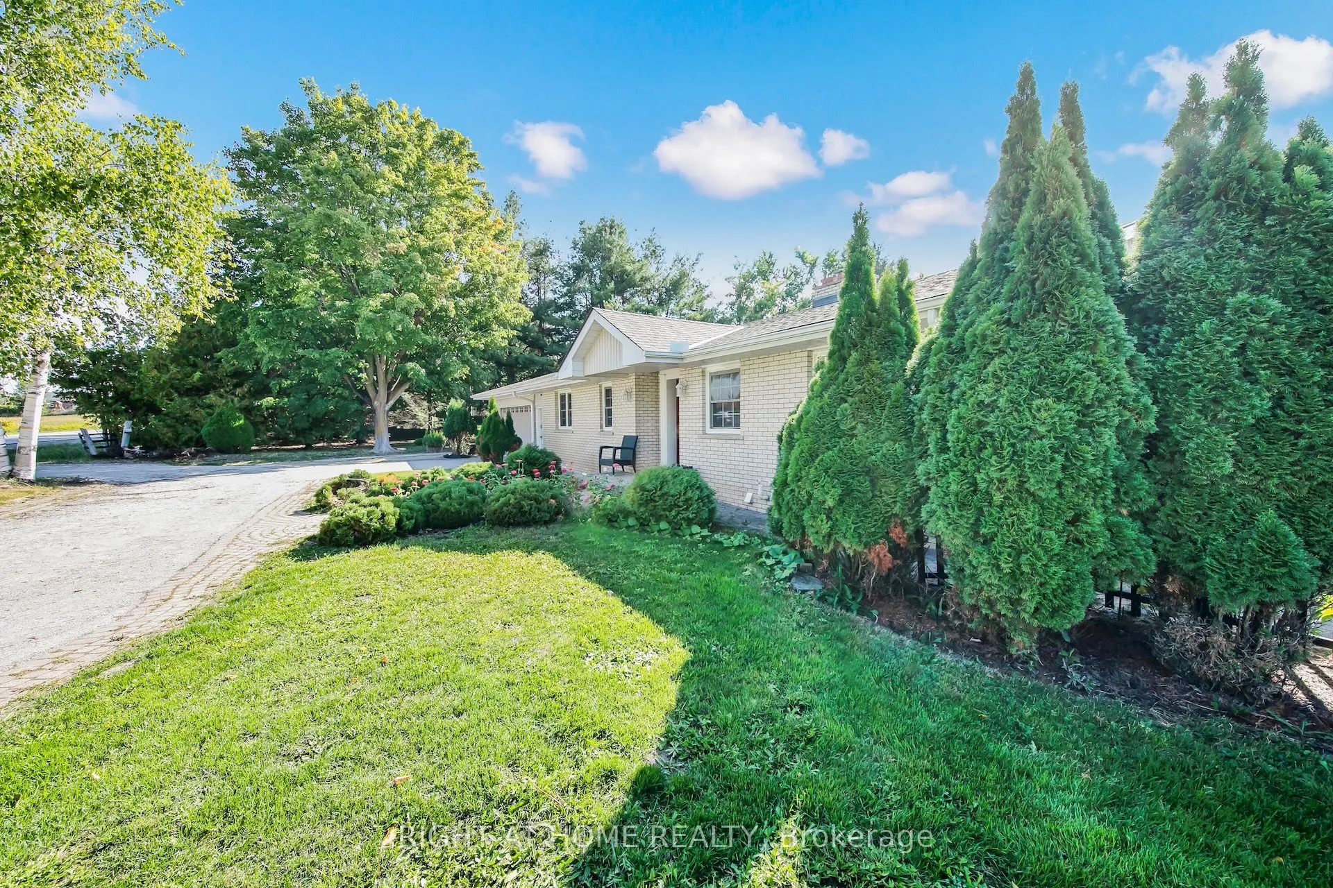 1905 Lockhart Road