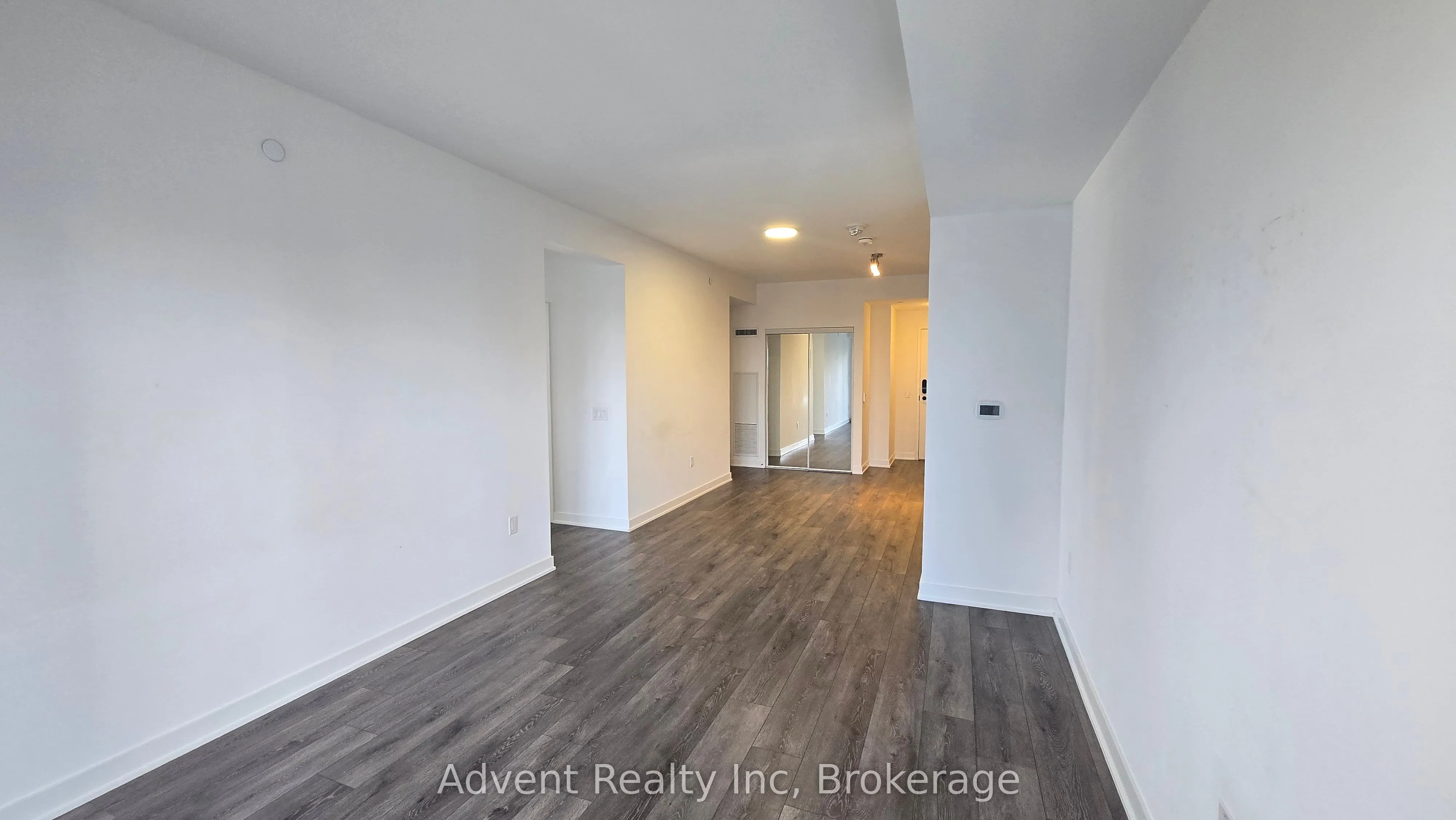 105 Oneida Crescent, #2005