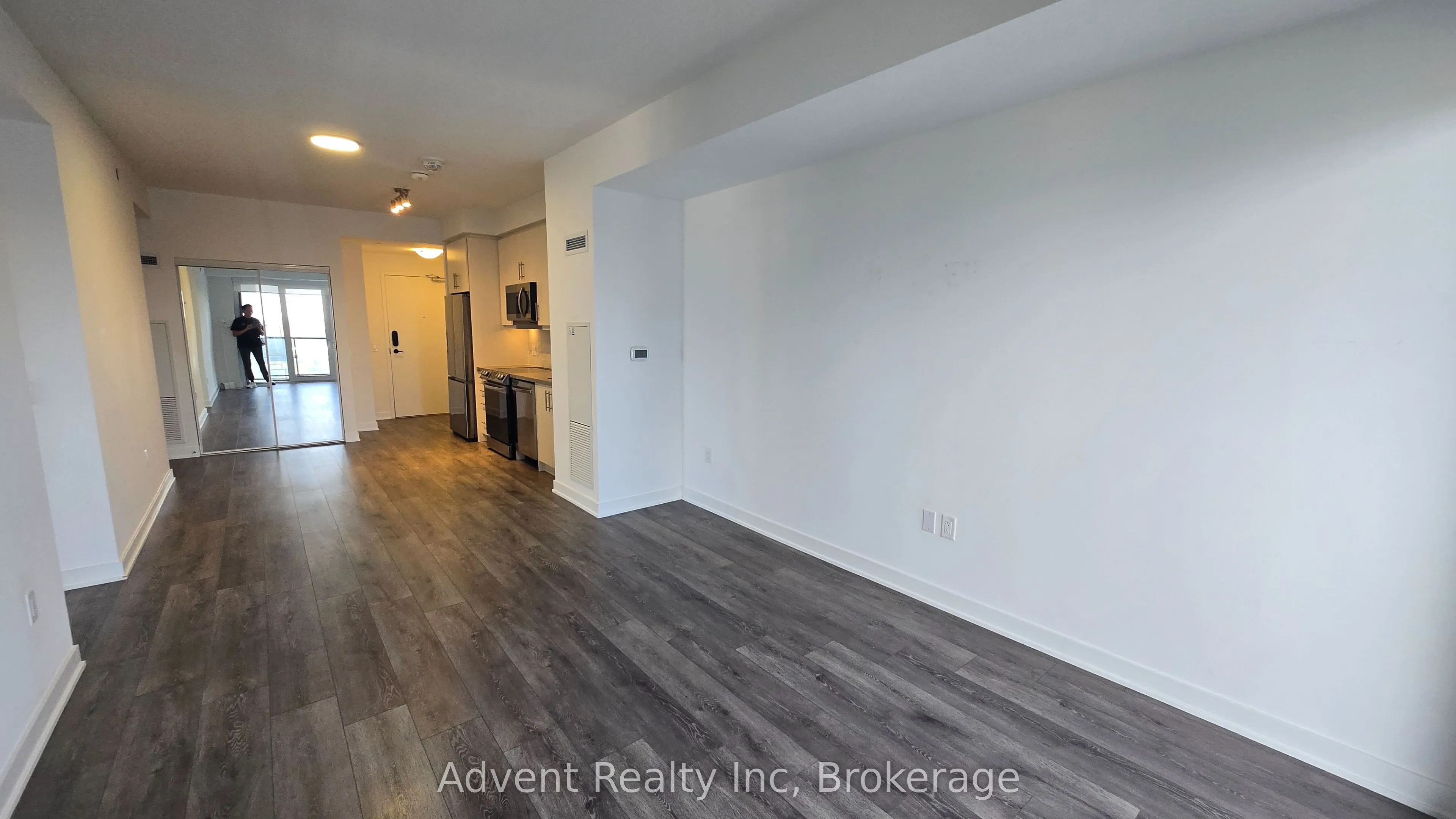 105 Oneida Crescent, #2005