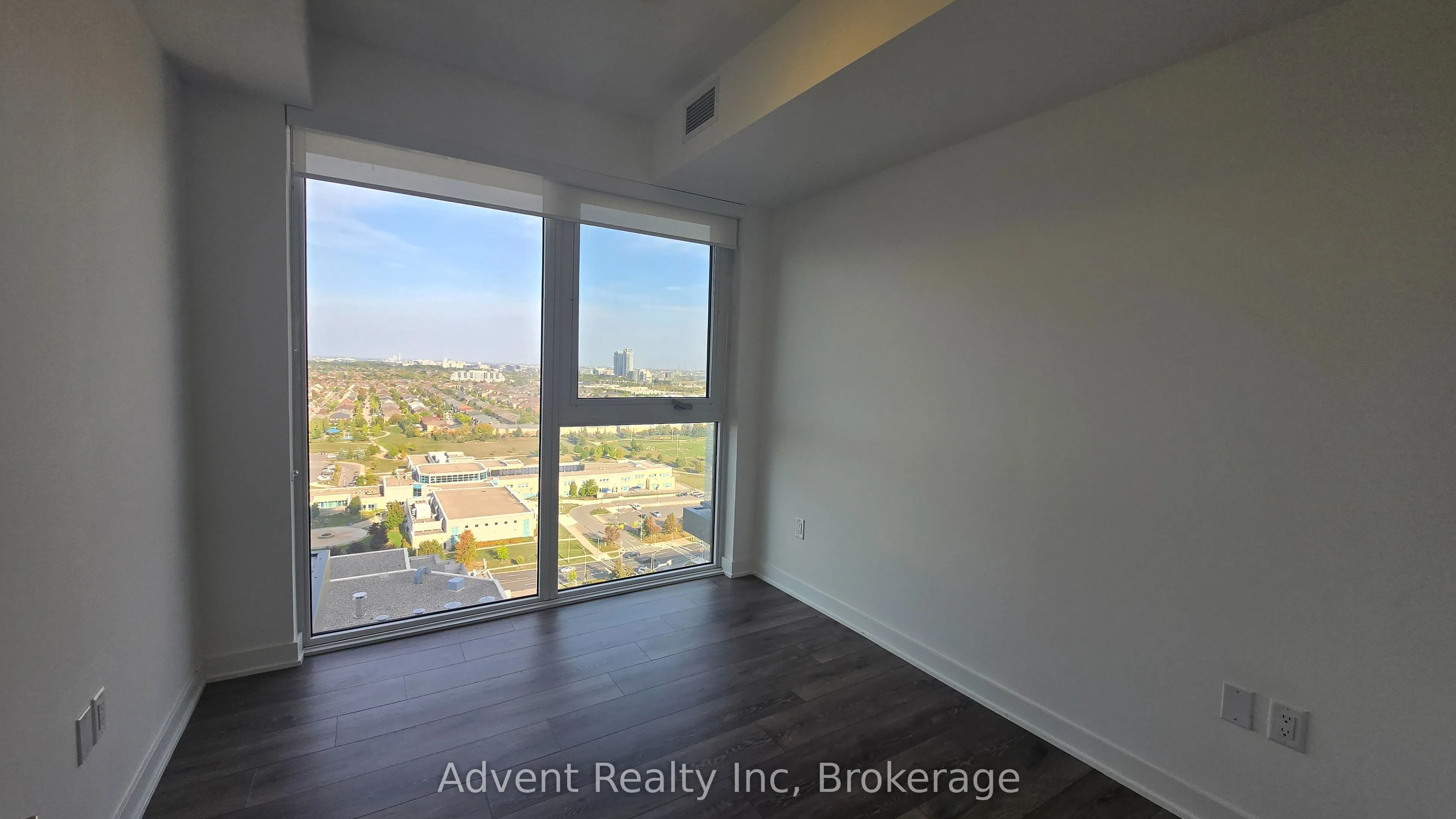 105 Oneida Crescent, #2005