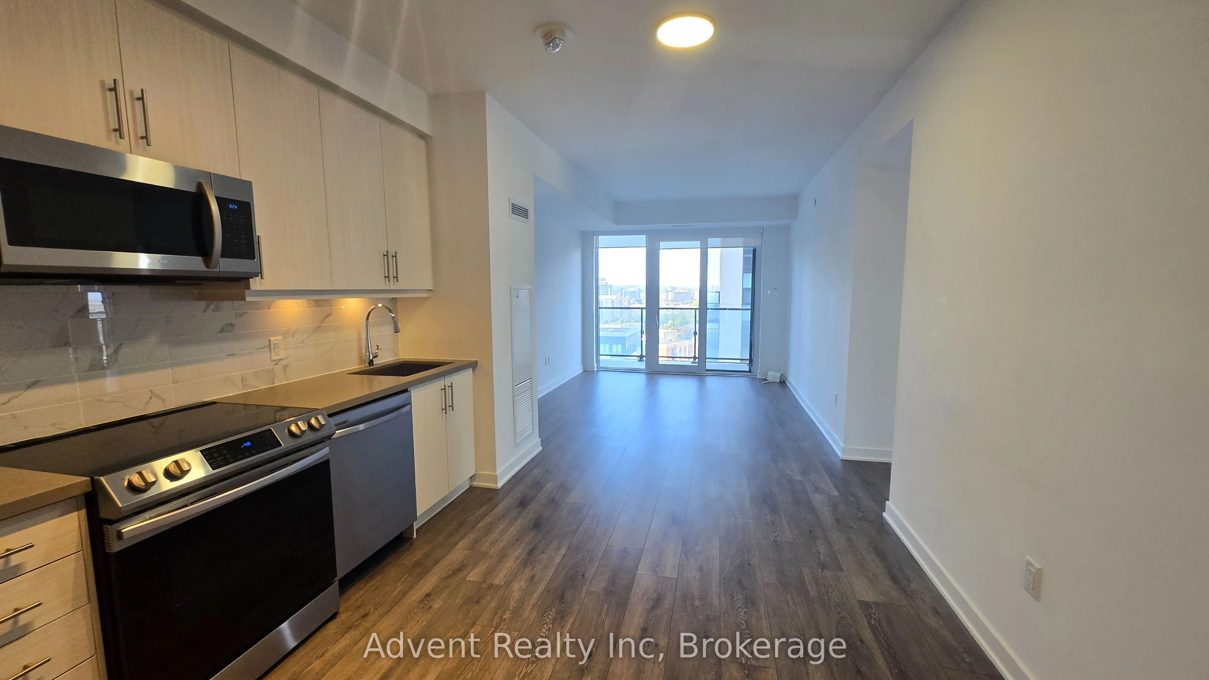 105 Oneida Crescent, #2005