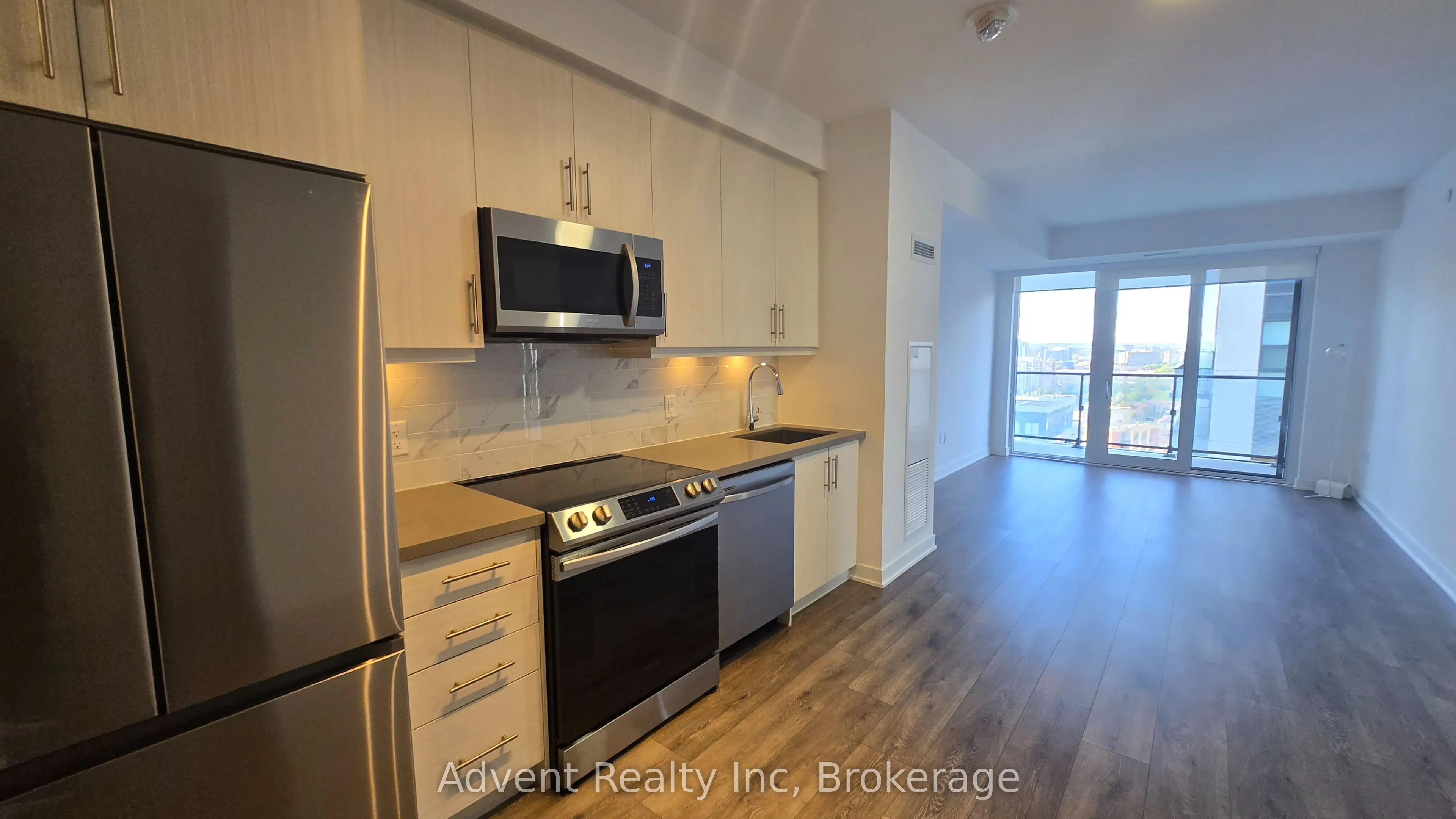 105 Oneida Crescent, #2005