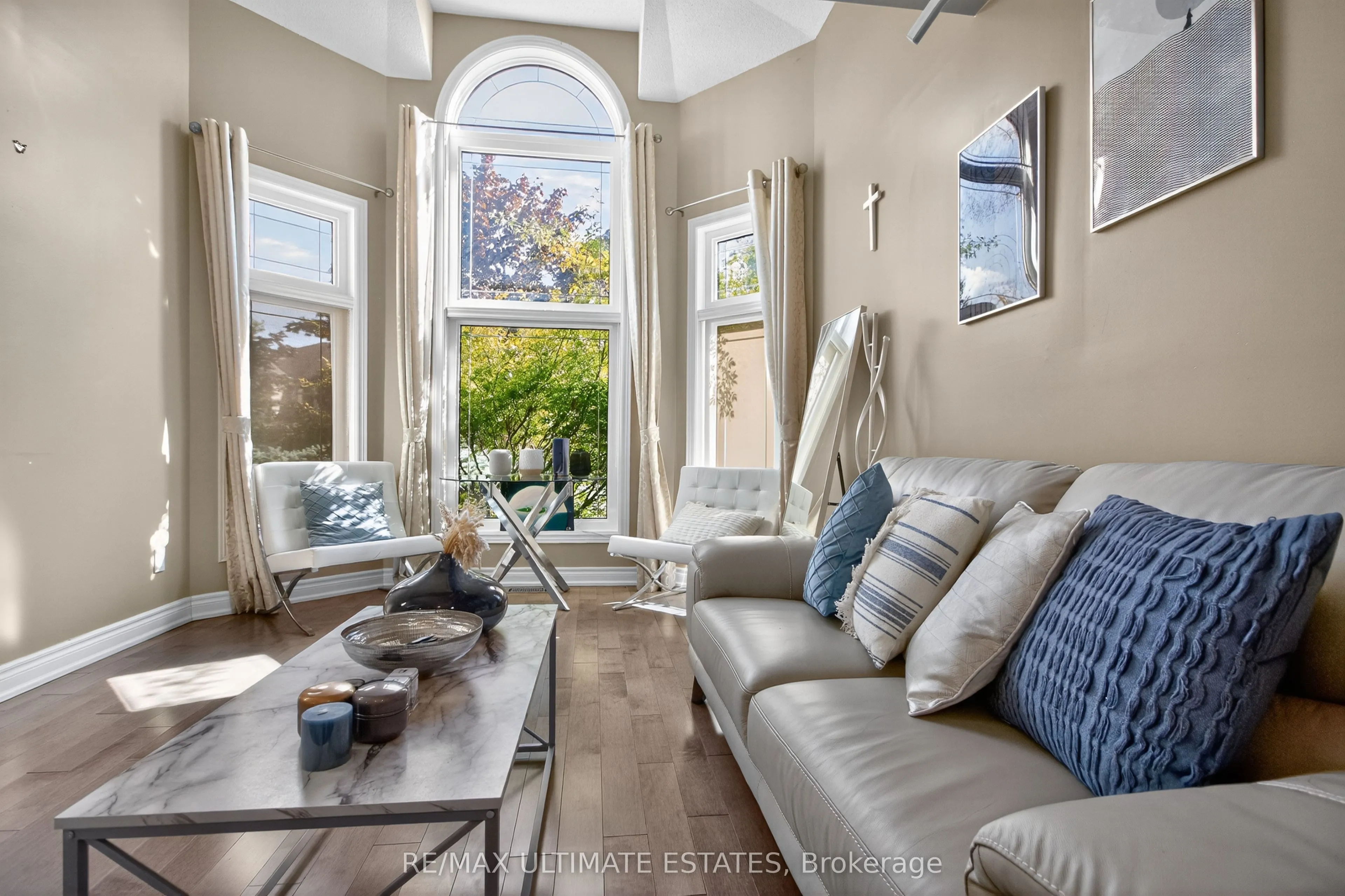90 Hidden Trail Avenue