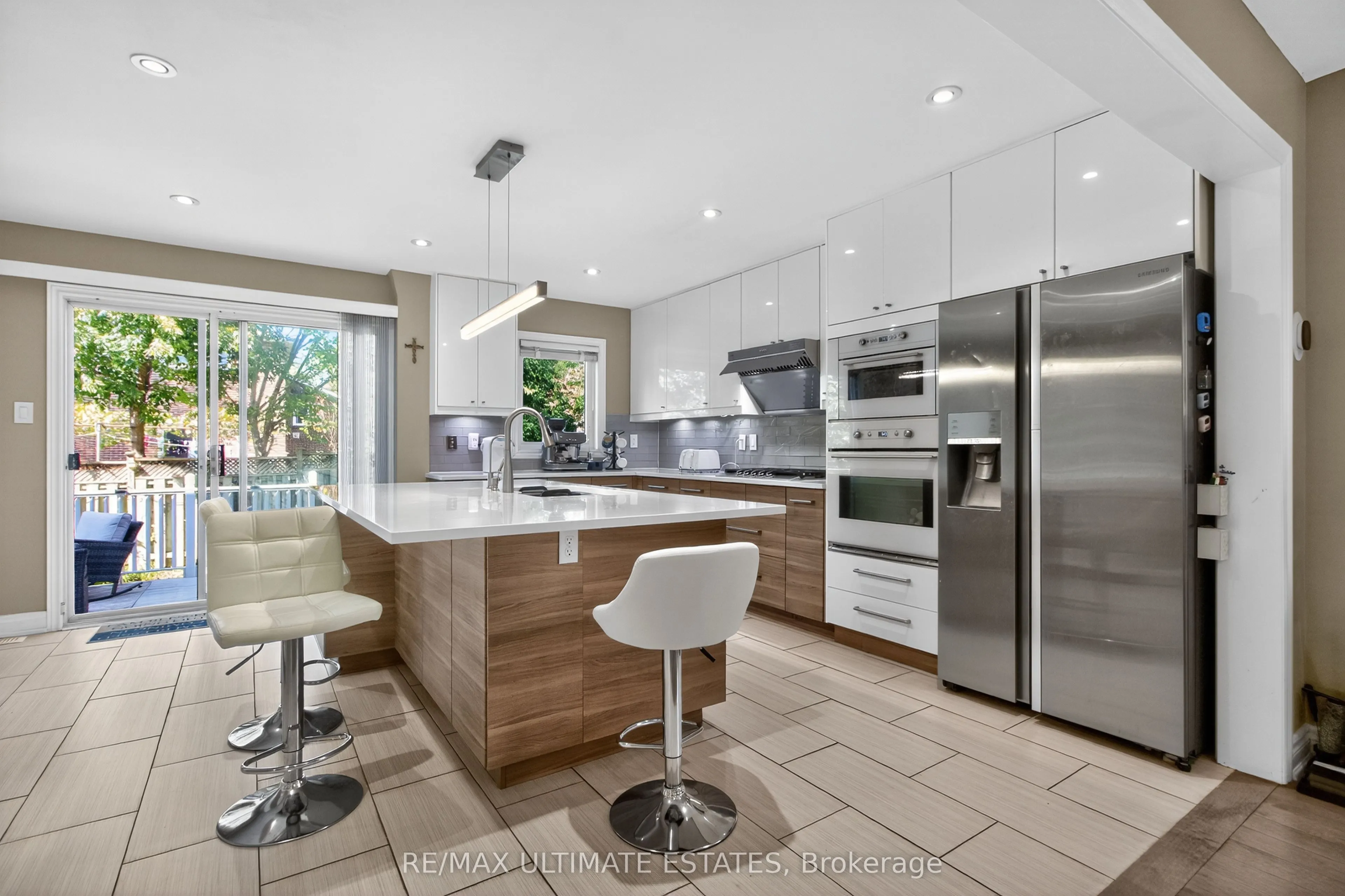 90 Hidden Trail Avenue