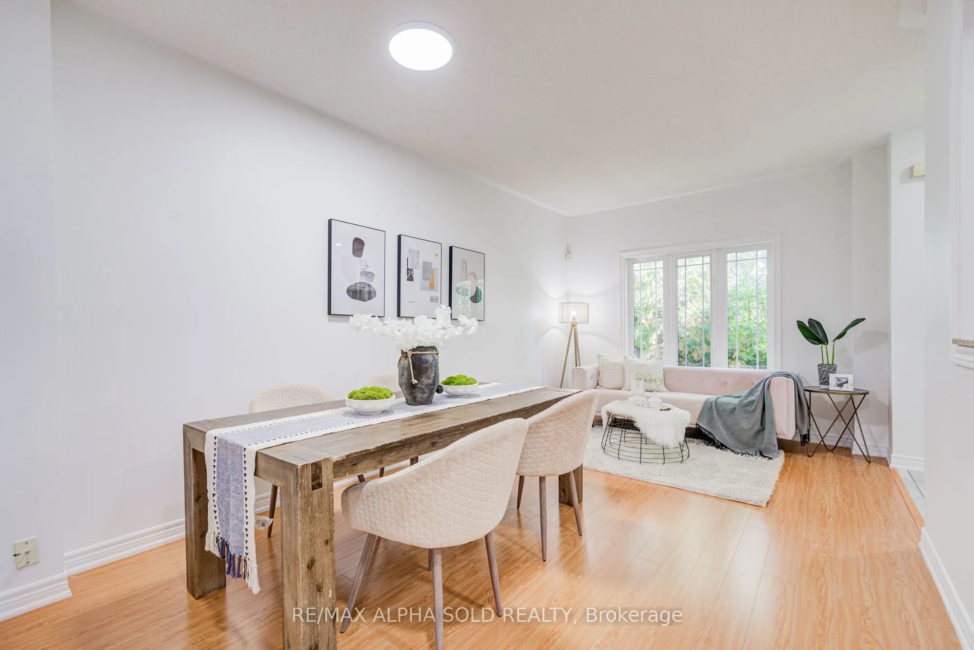 8 Forestwood Street