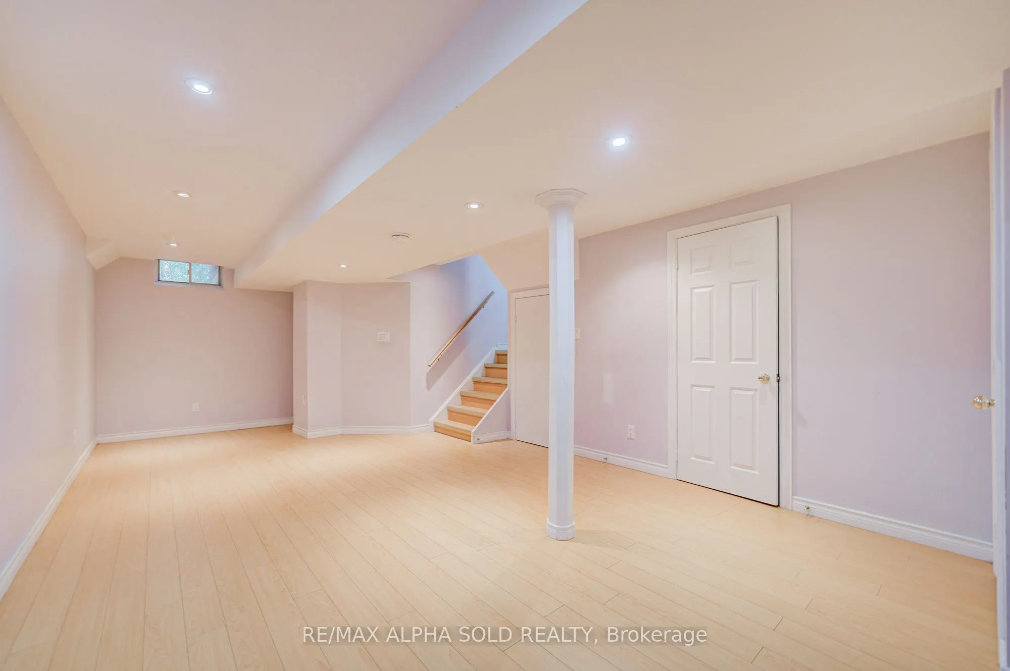8 Forestwood Street
