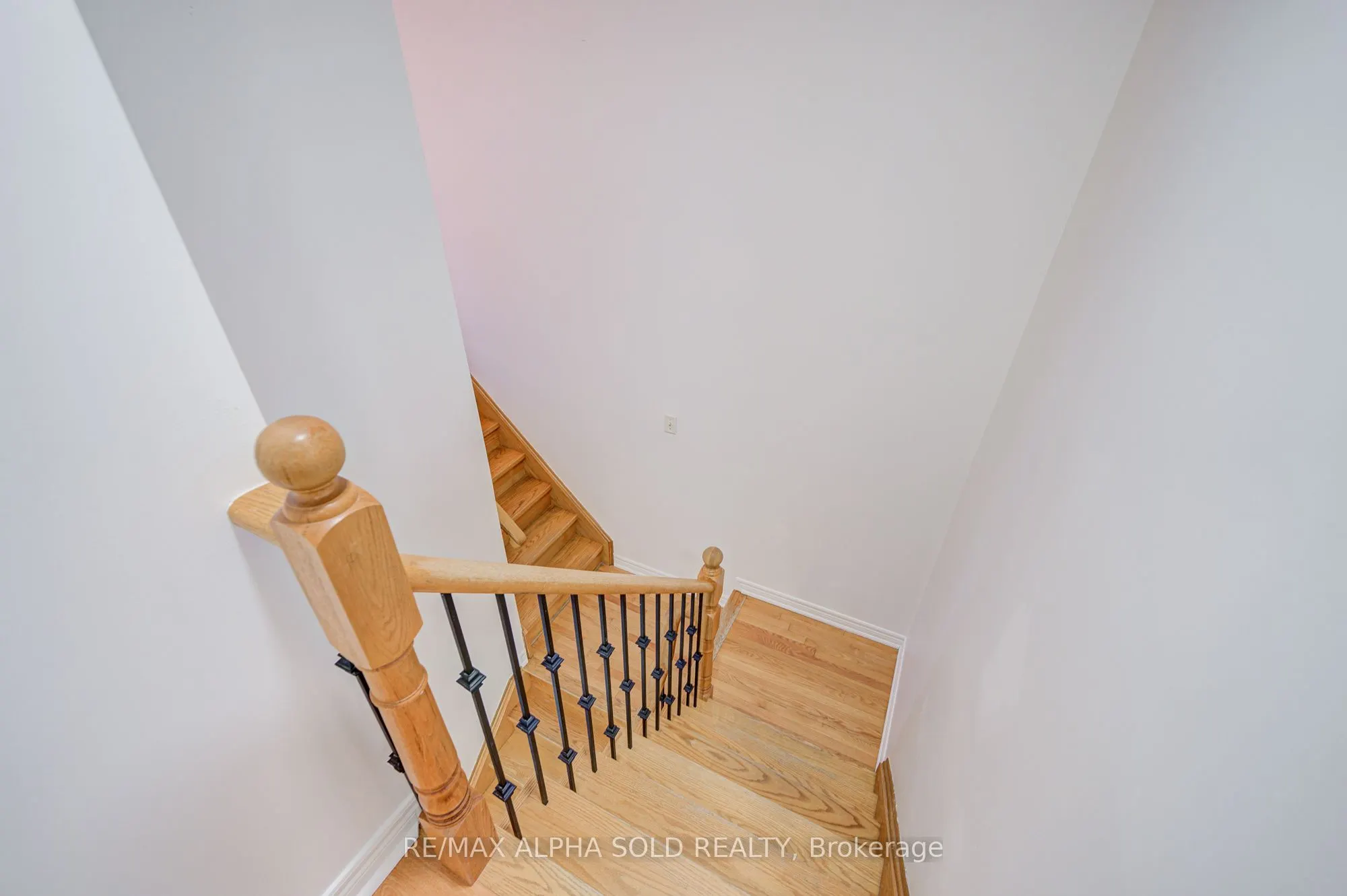 8 Forestwood Street