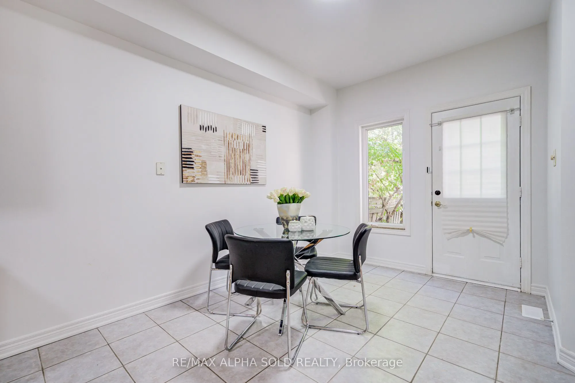 8 Forestwood Street
