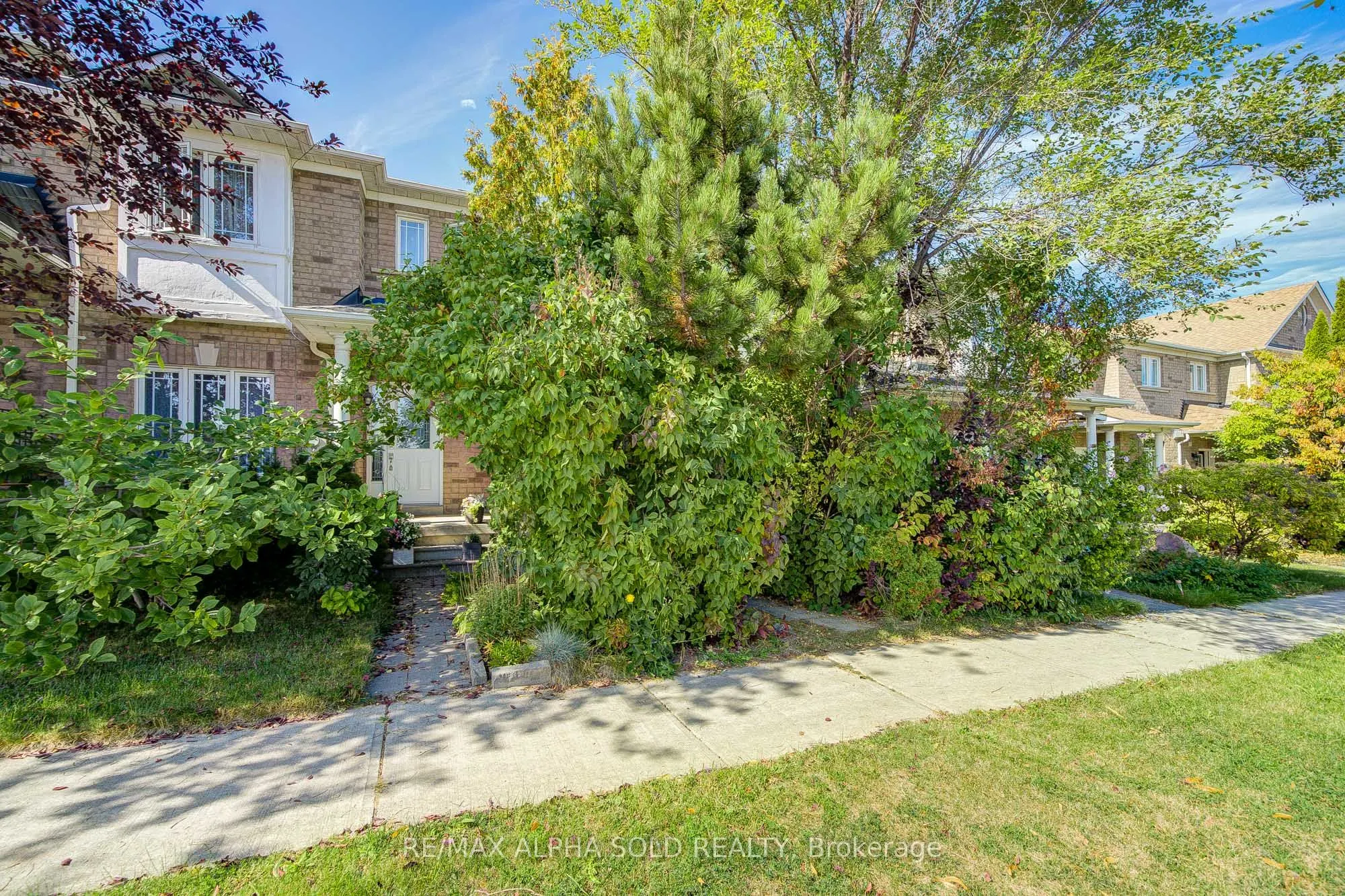 8 Forestwood Street