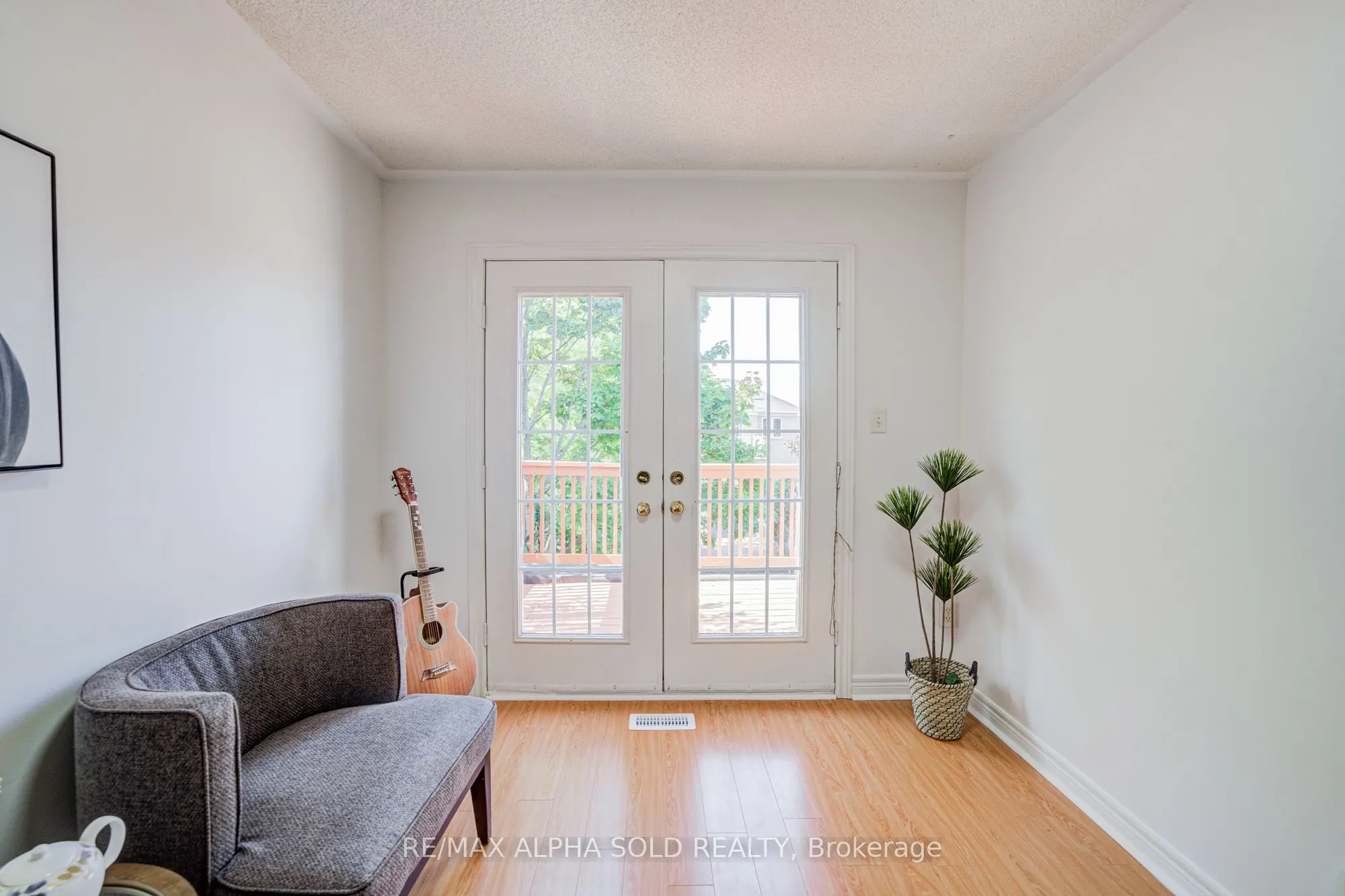 8 Forestwood Street