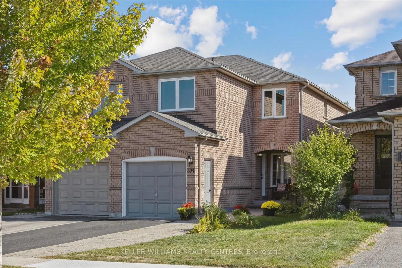 697 Walpole Crescent