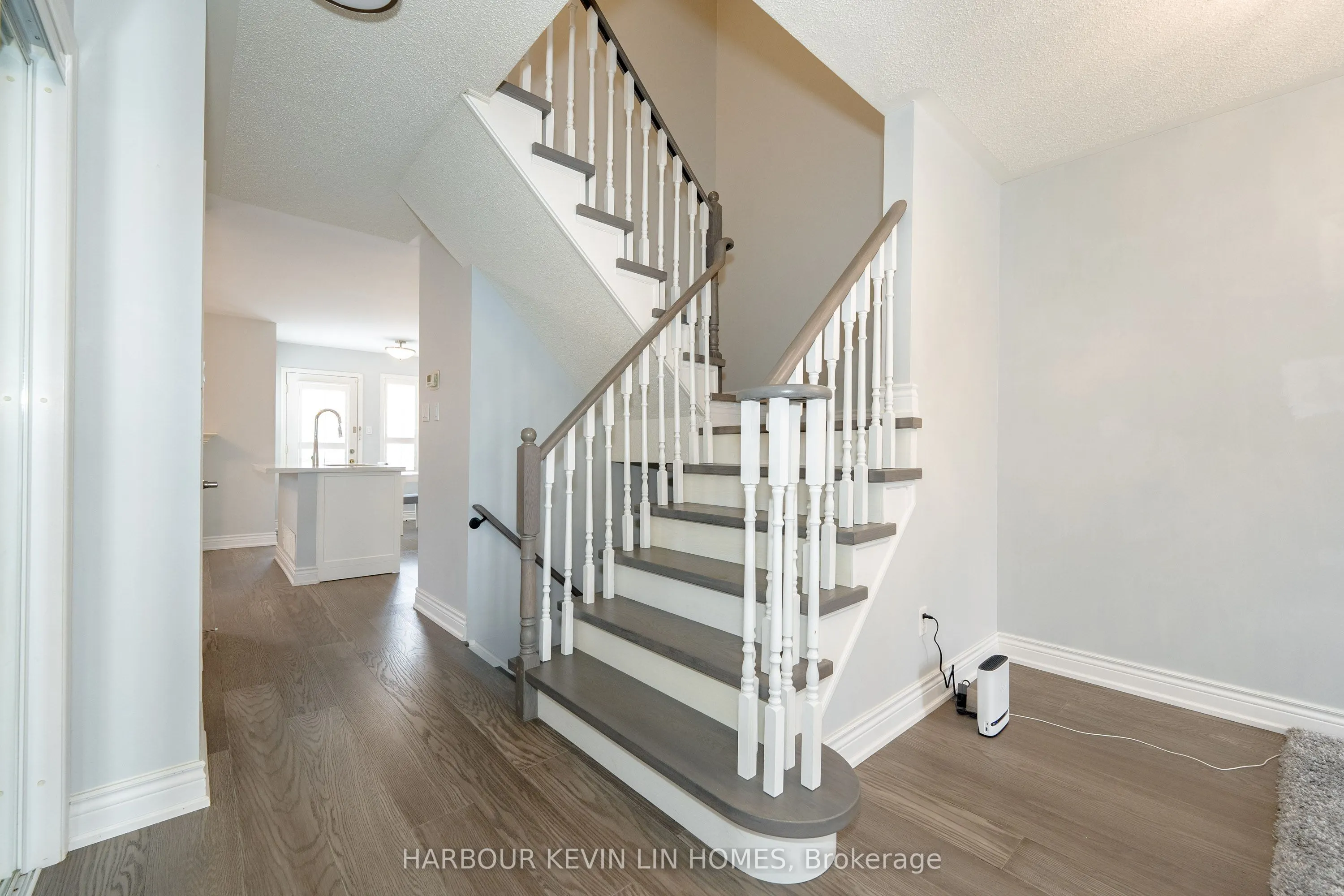 84 Grasslands Avenue