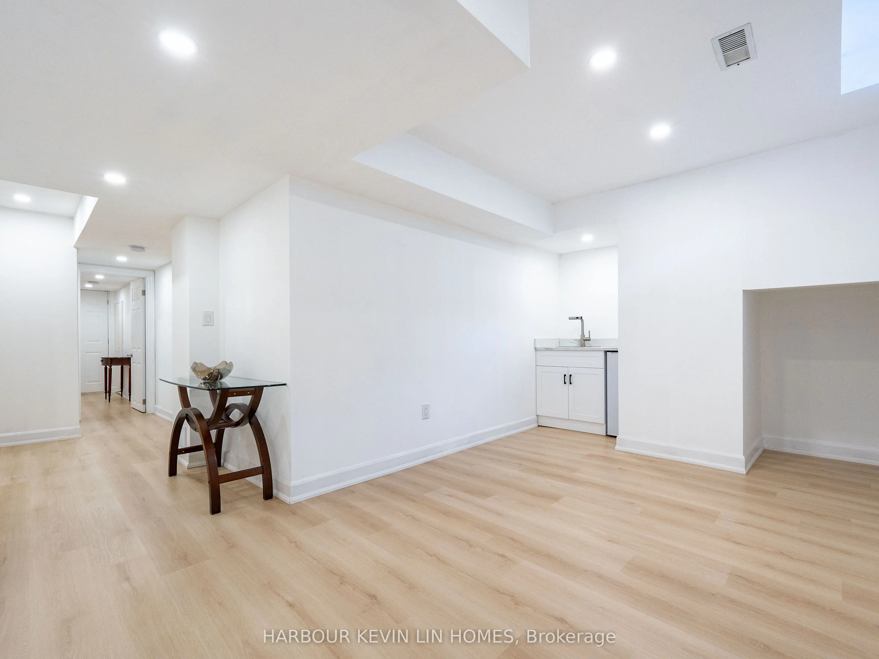 84 Grasslands Avenue