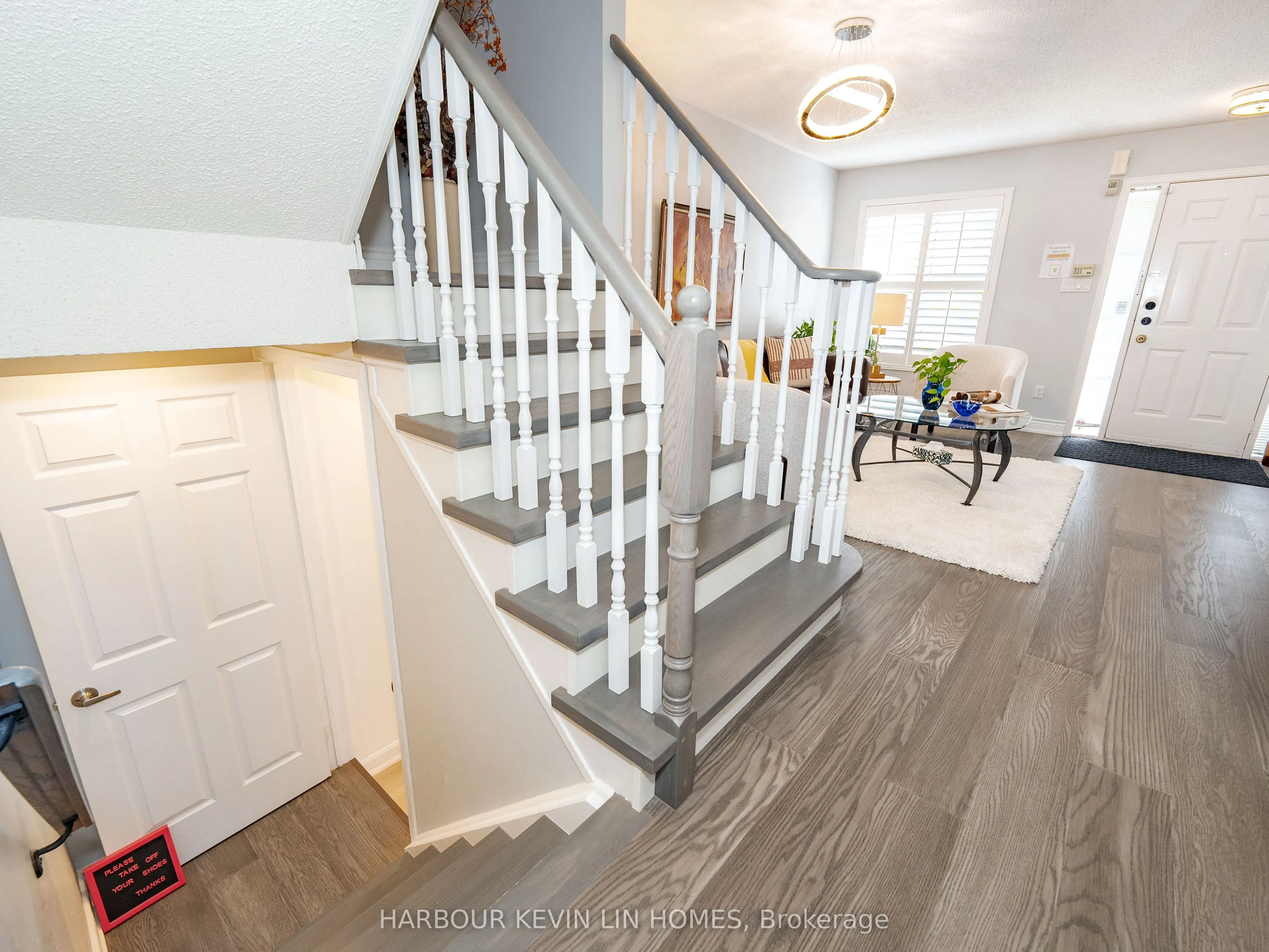 84 Grasslands Avenue