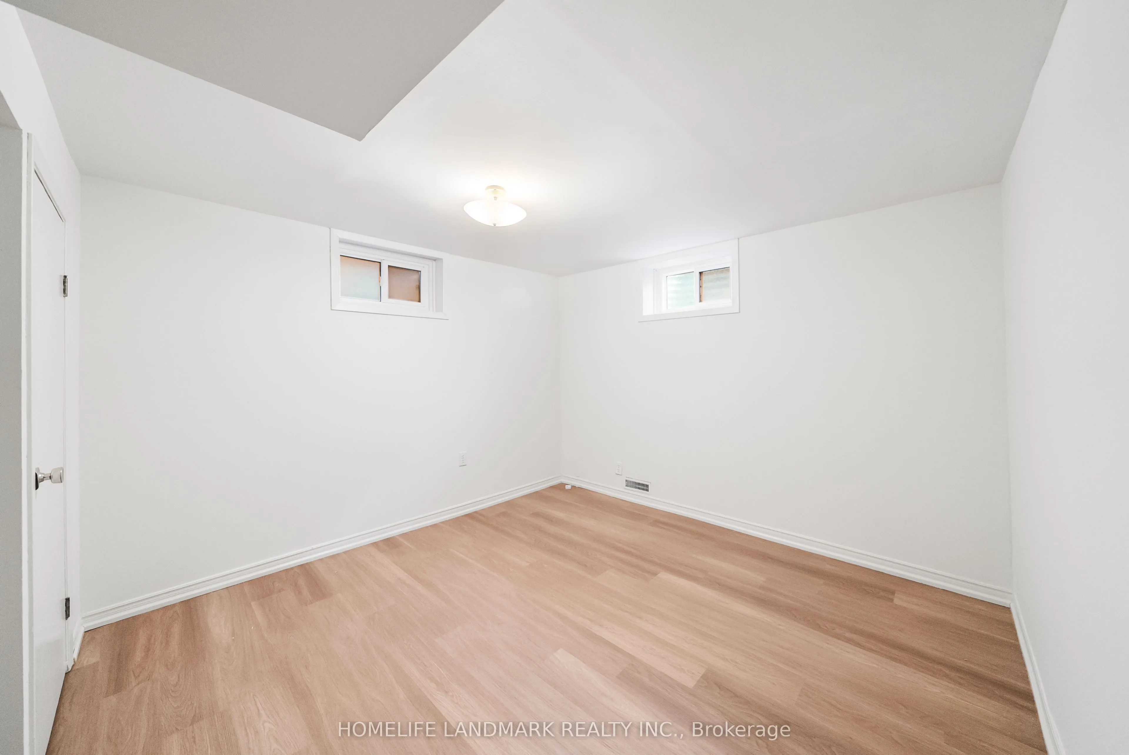 11 Jondan Crescent