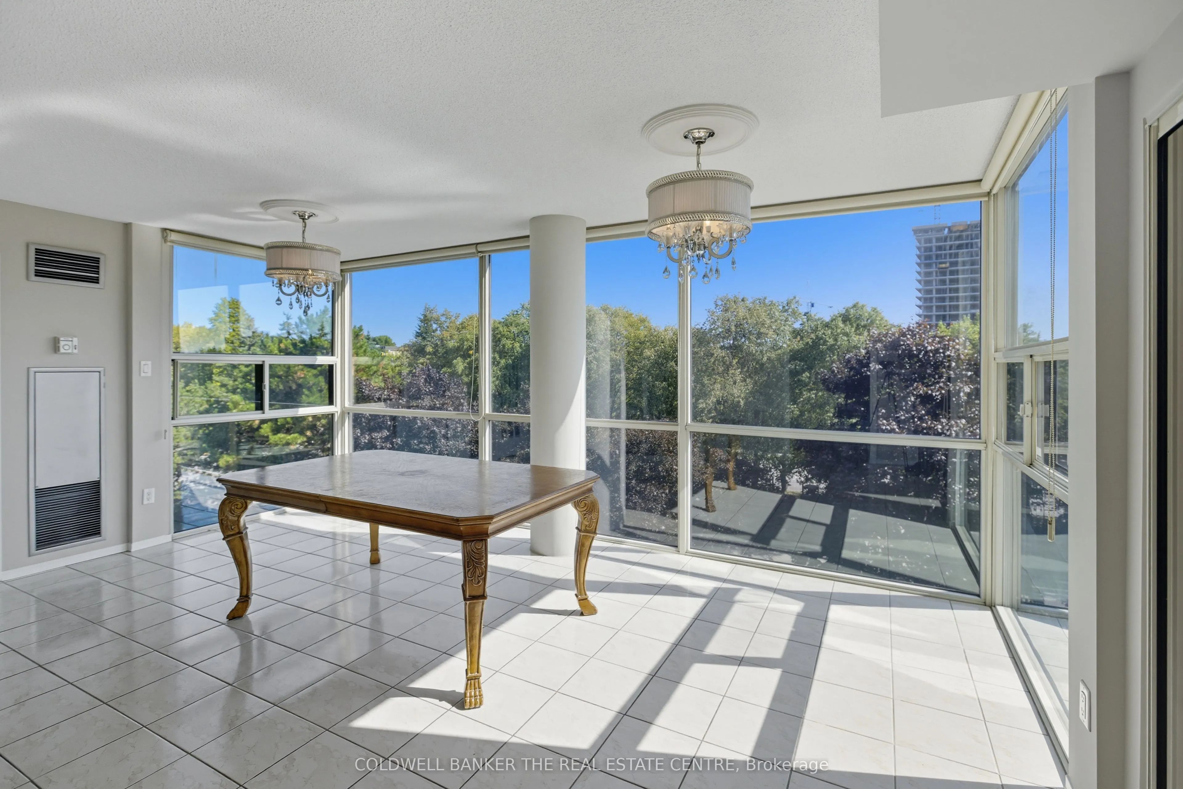 30 Harding Boulevard W, #404
