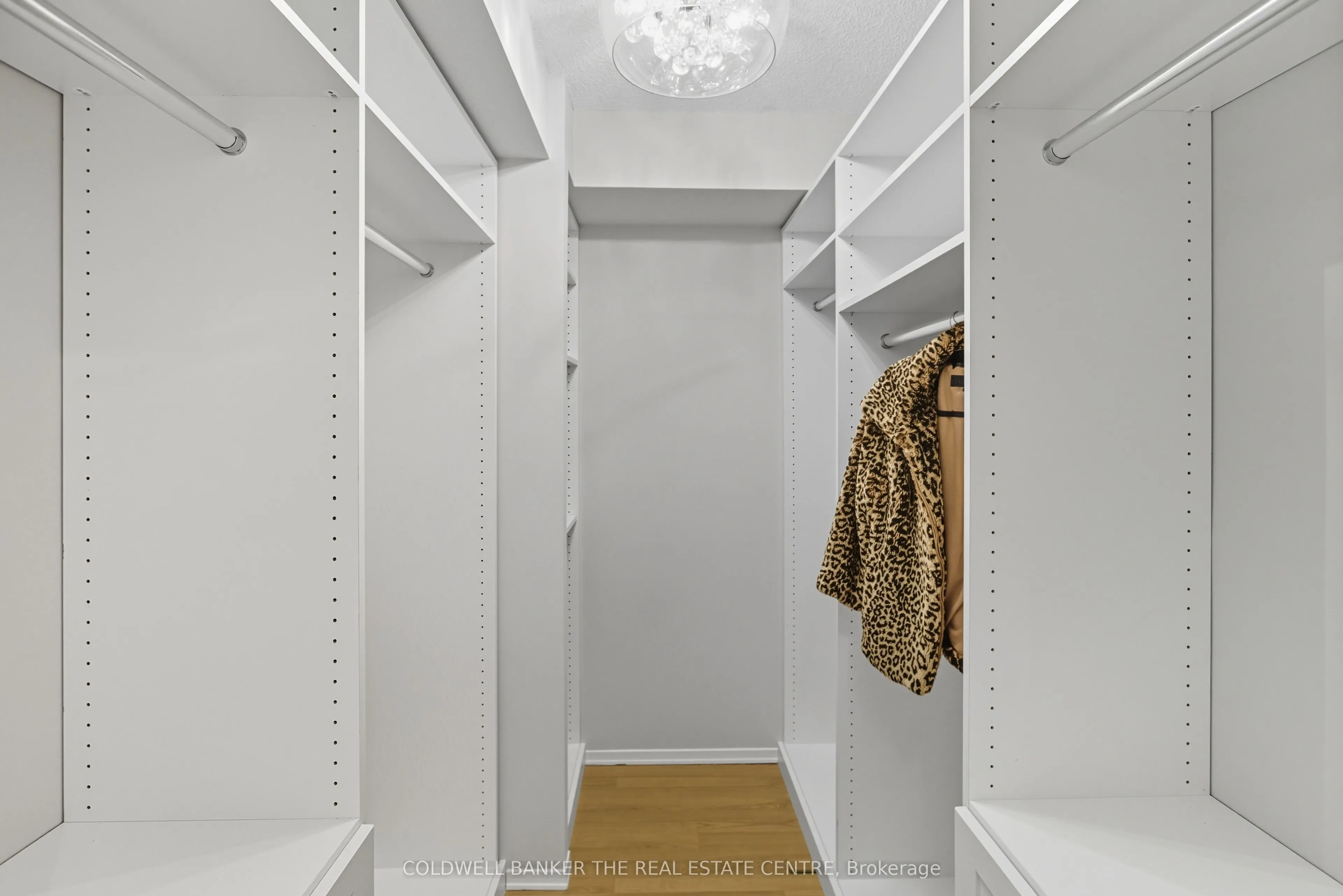 30 Harding Boulevard W, #404