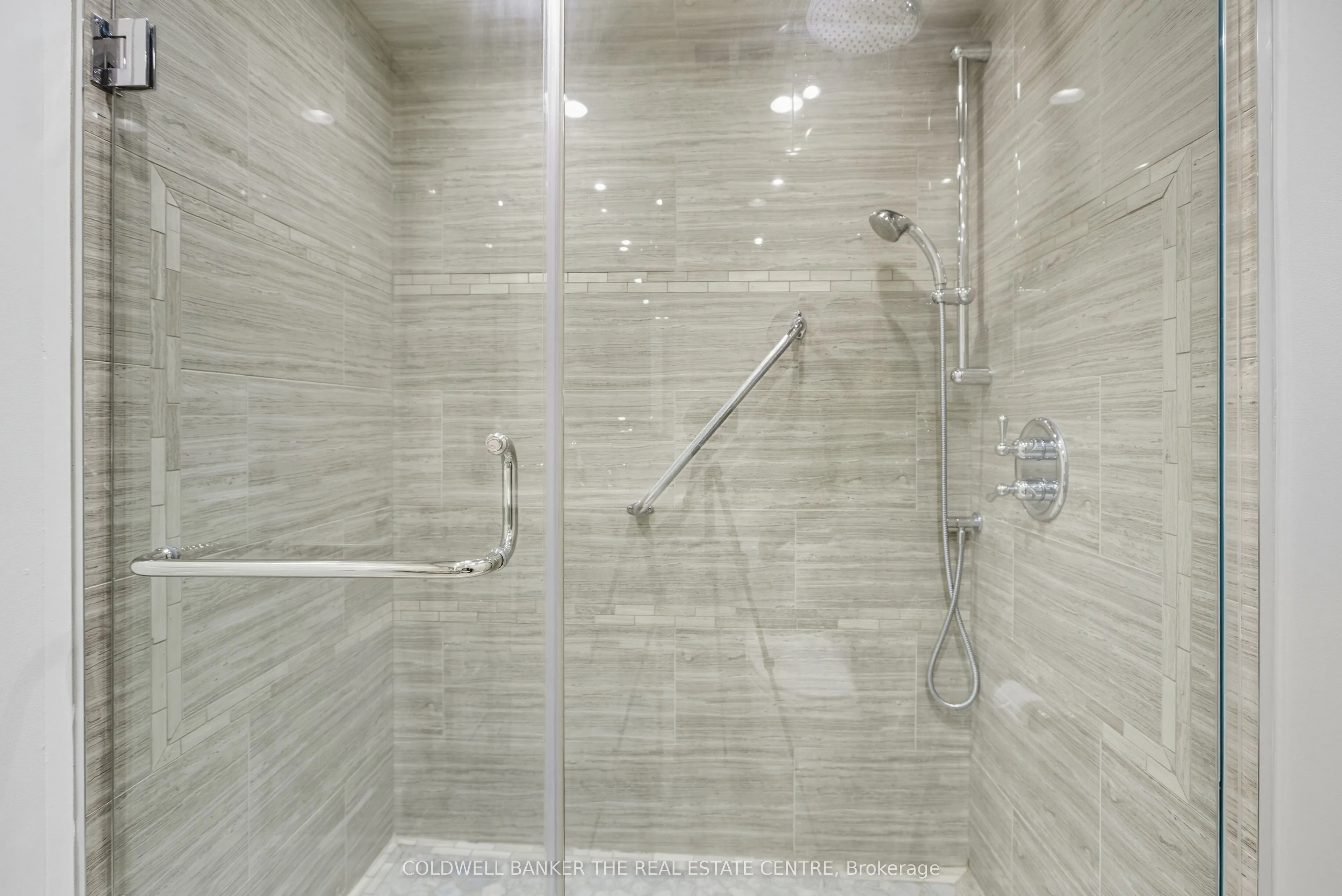 30 Harding Boulevard W, #404