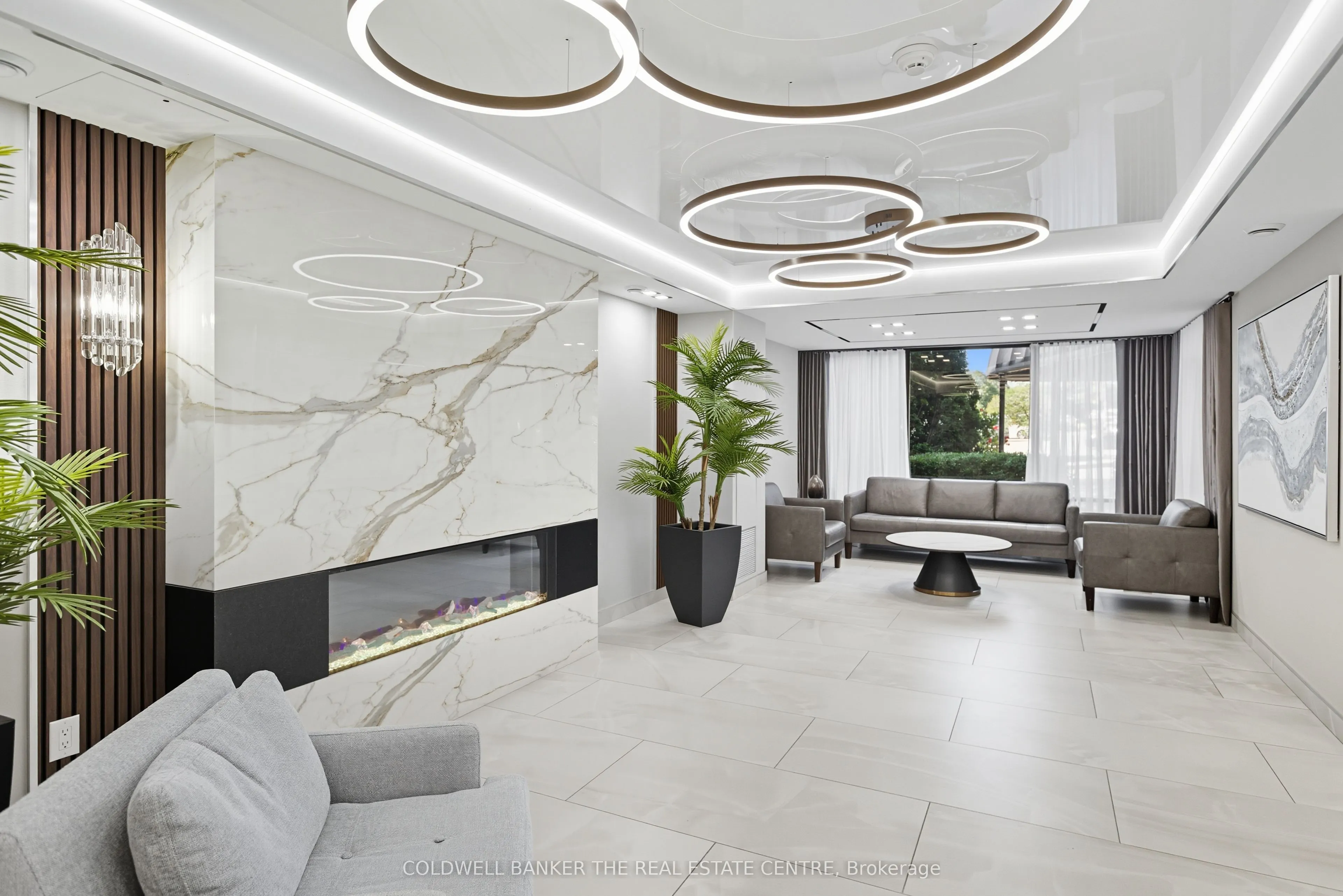 30 Harding Boulevard W, #404