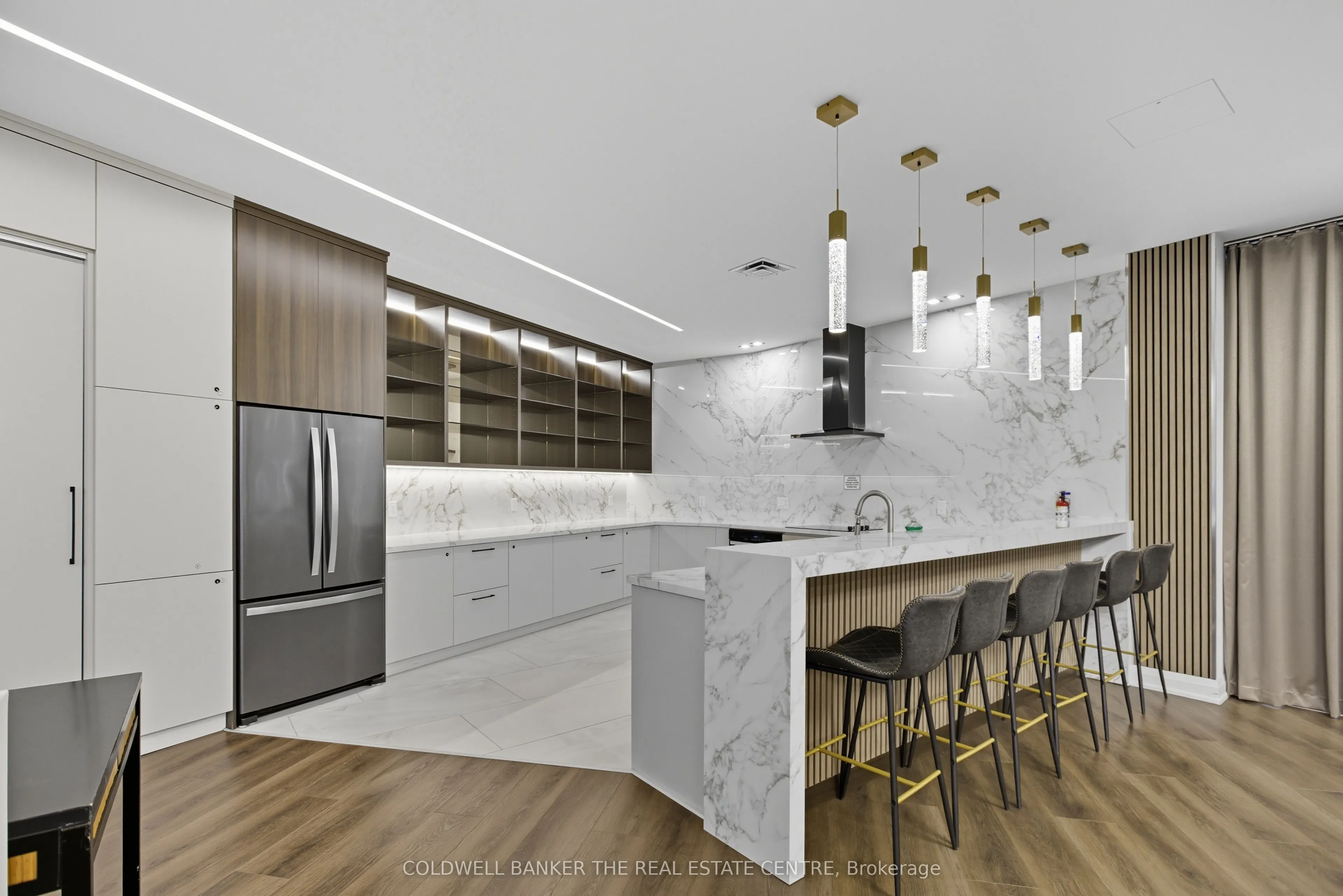 30 Harding Boulevard W, #404