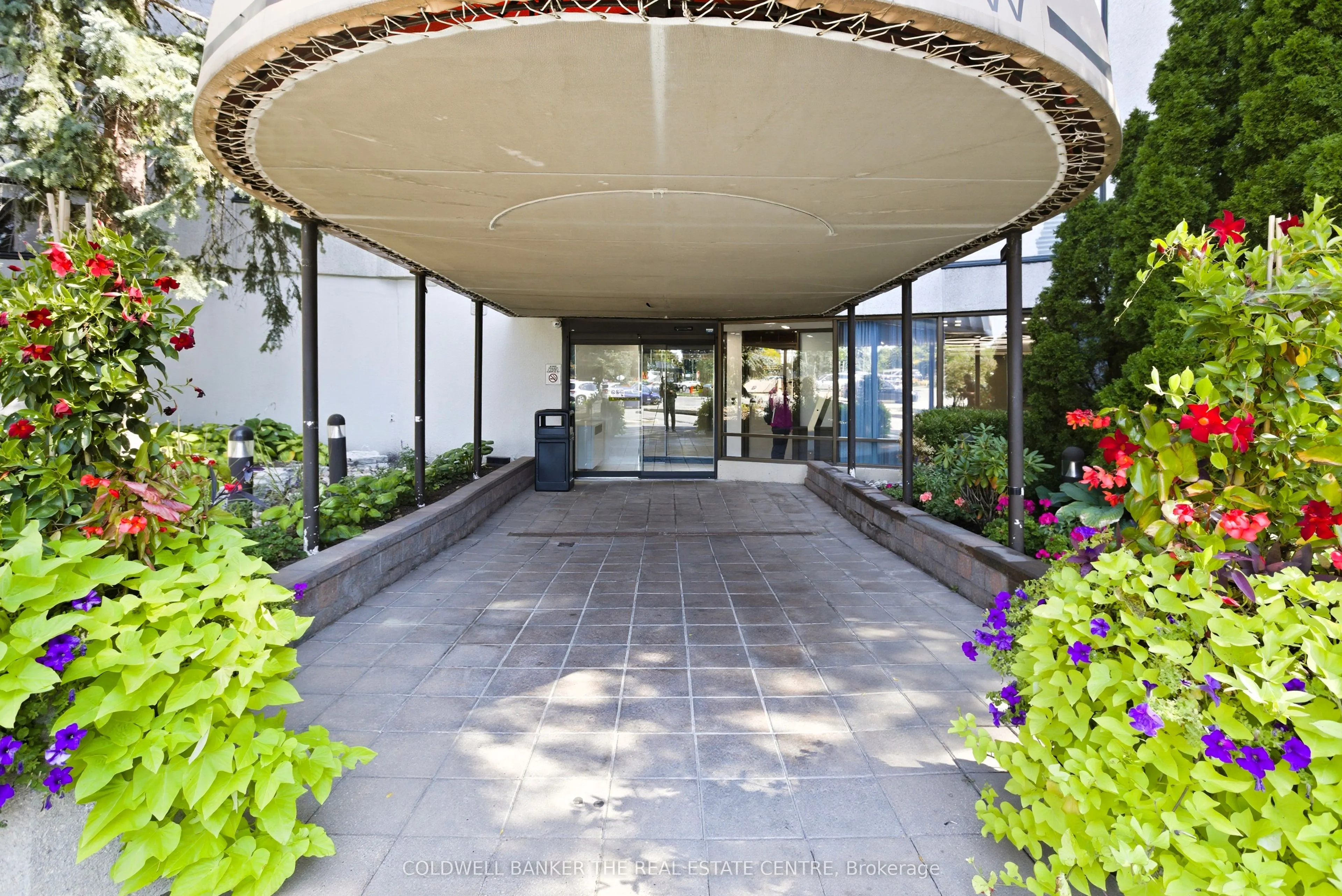 30 Harding Boulevard W, #404
