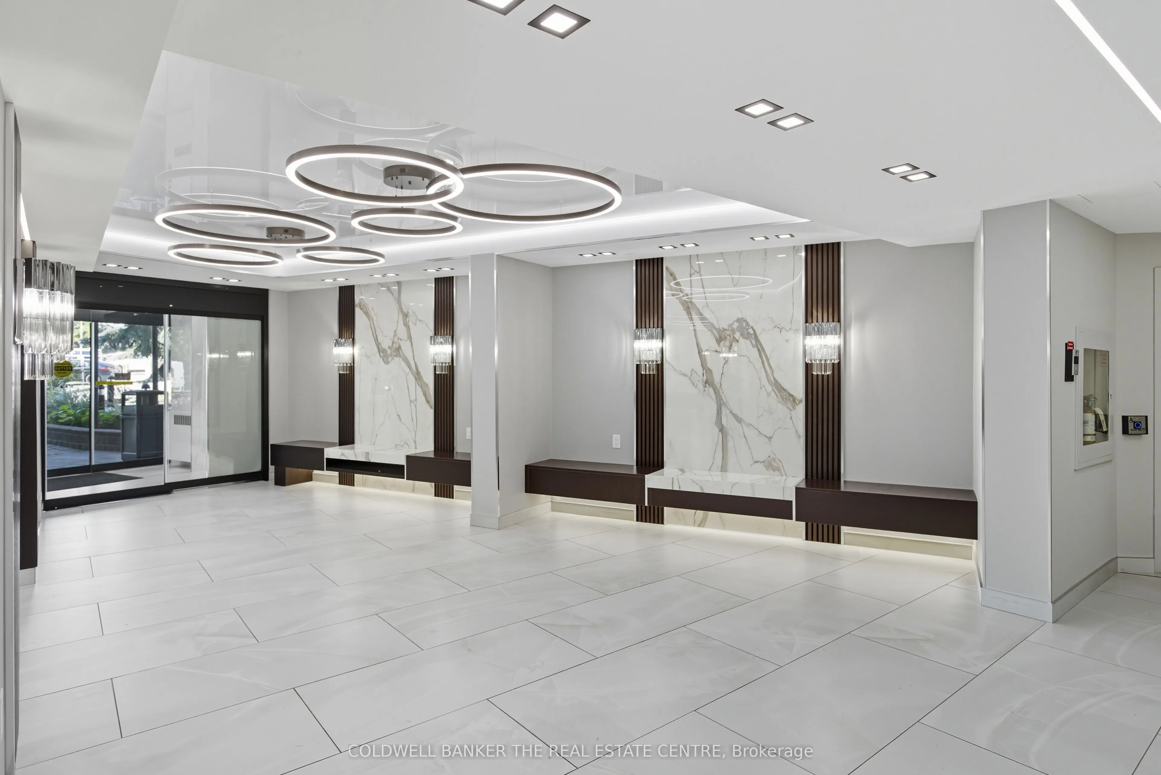 30 Harding Boulevard W, #404
