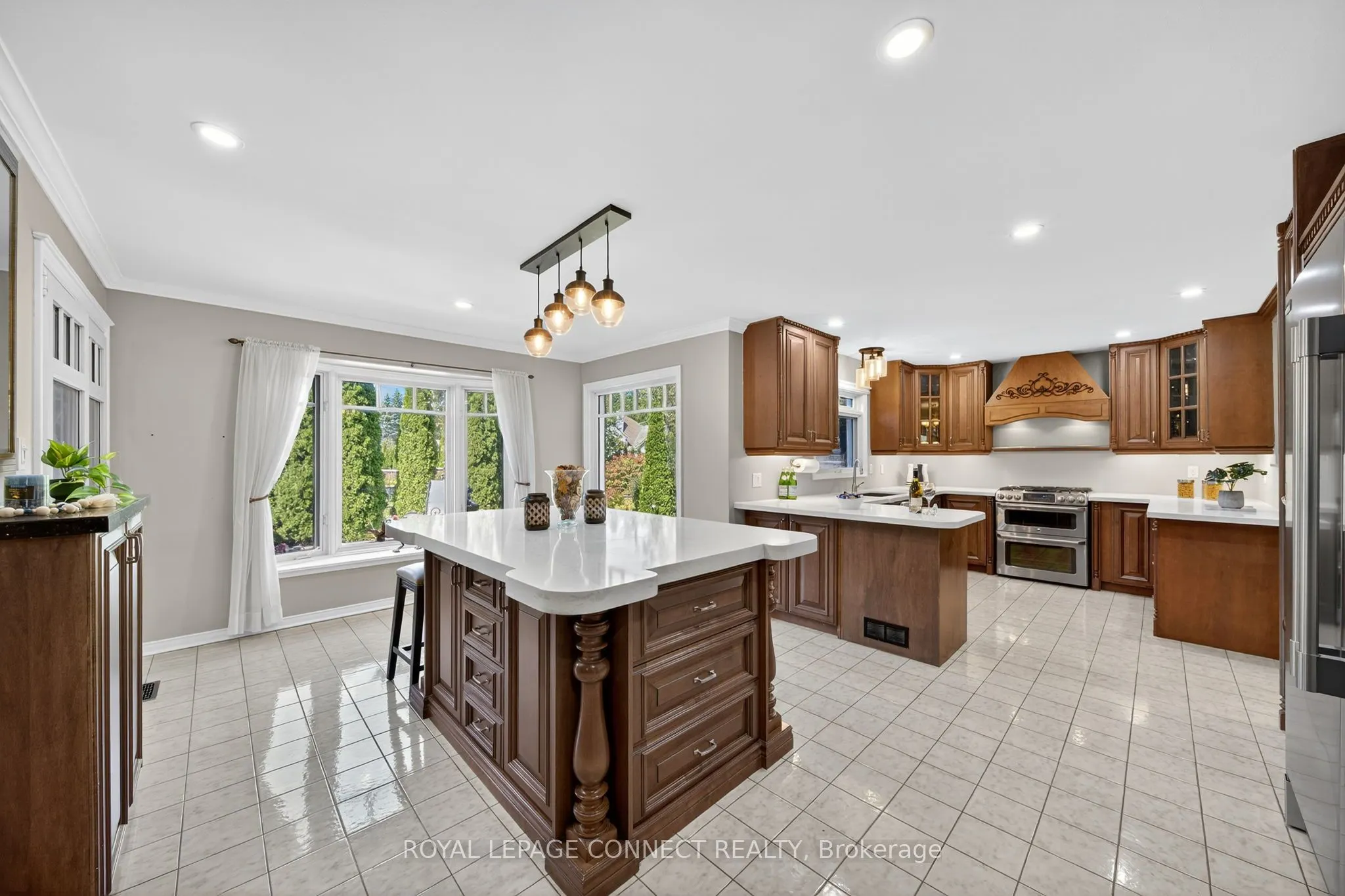 90 Golf Links Drive