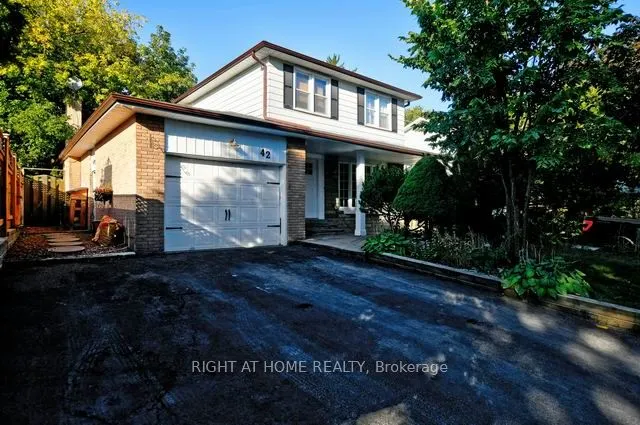 42 Romfield Circuit