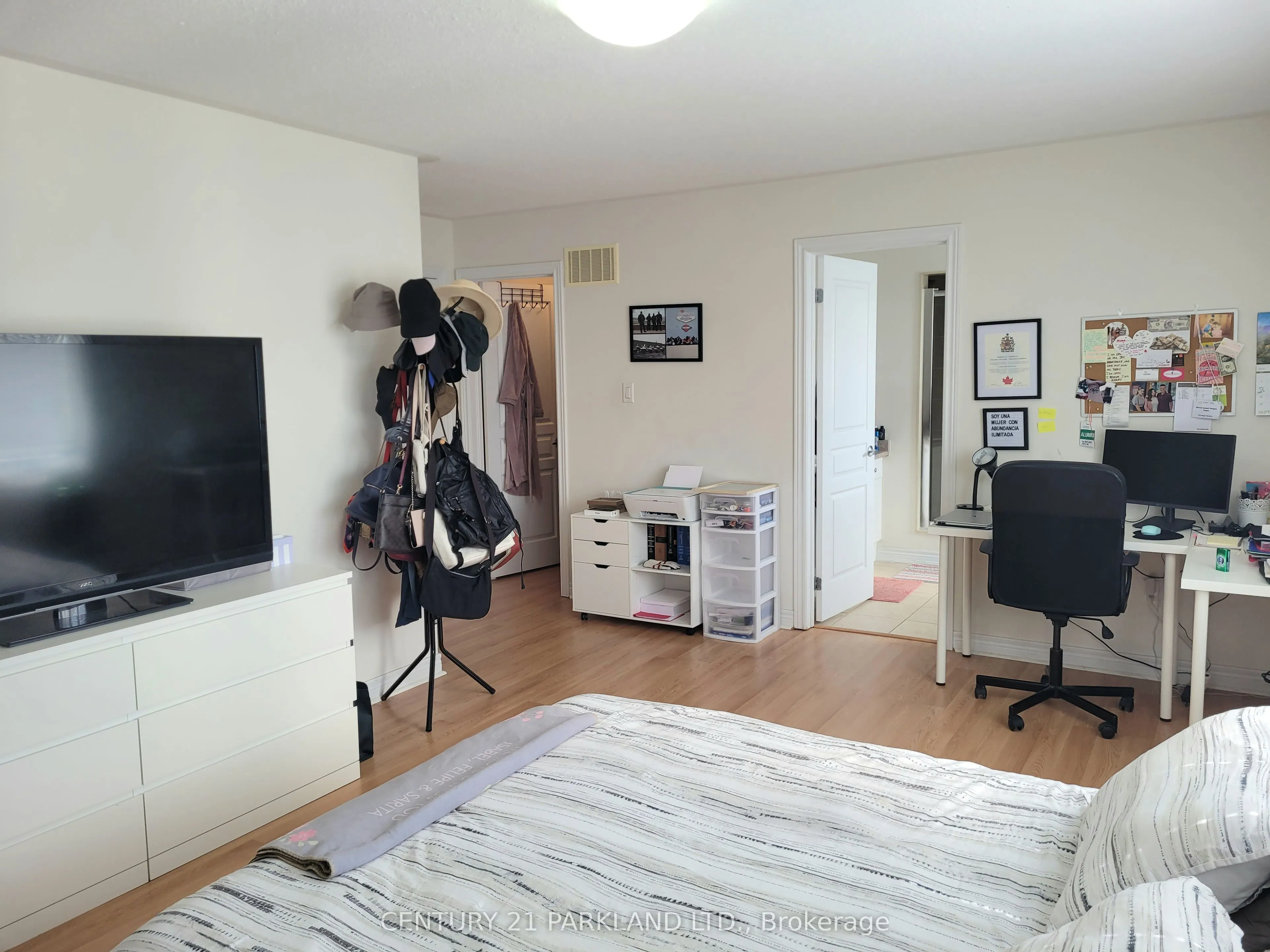23 Overhold Crescent