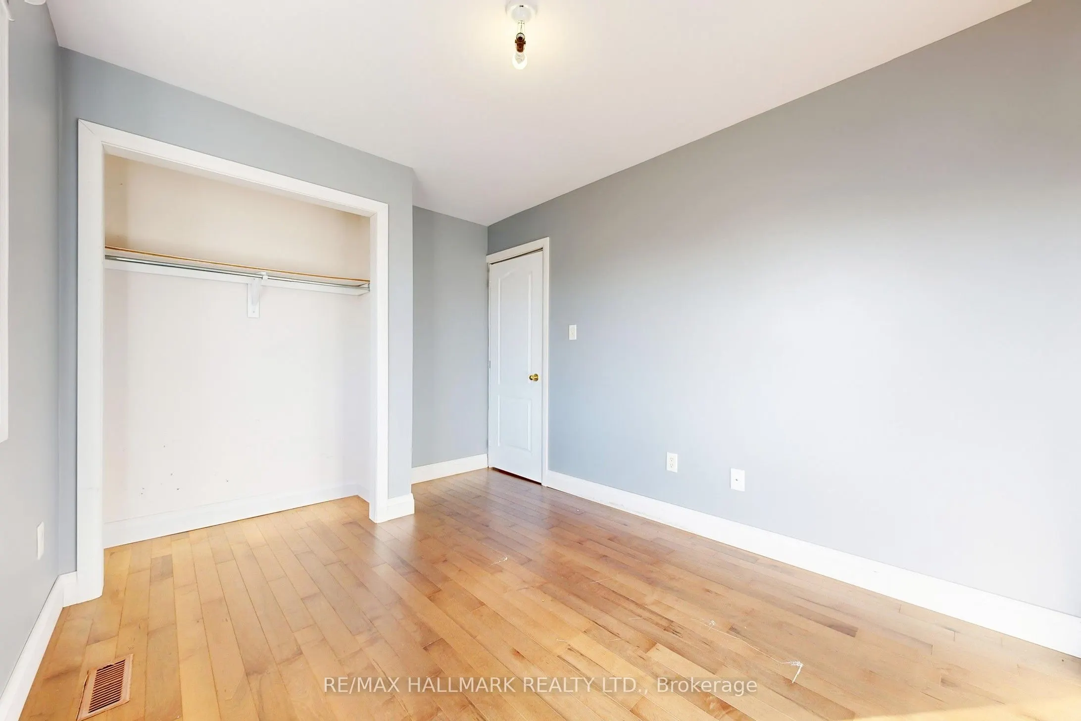 4 Kalmar Crescent