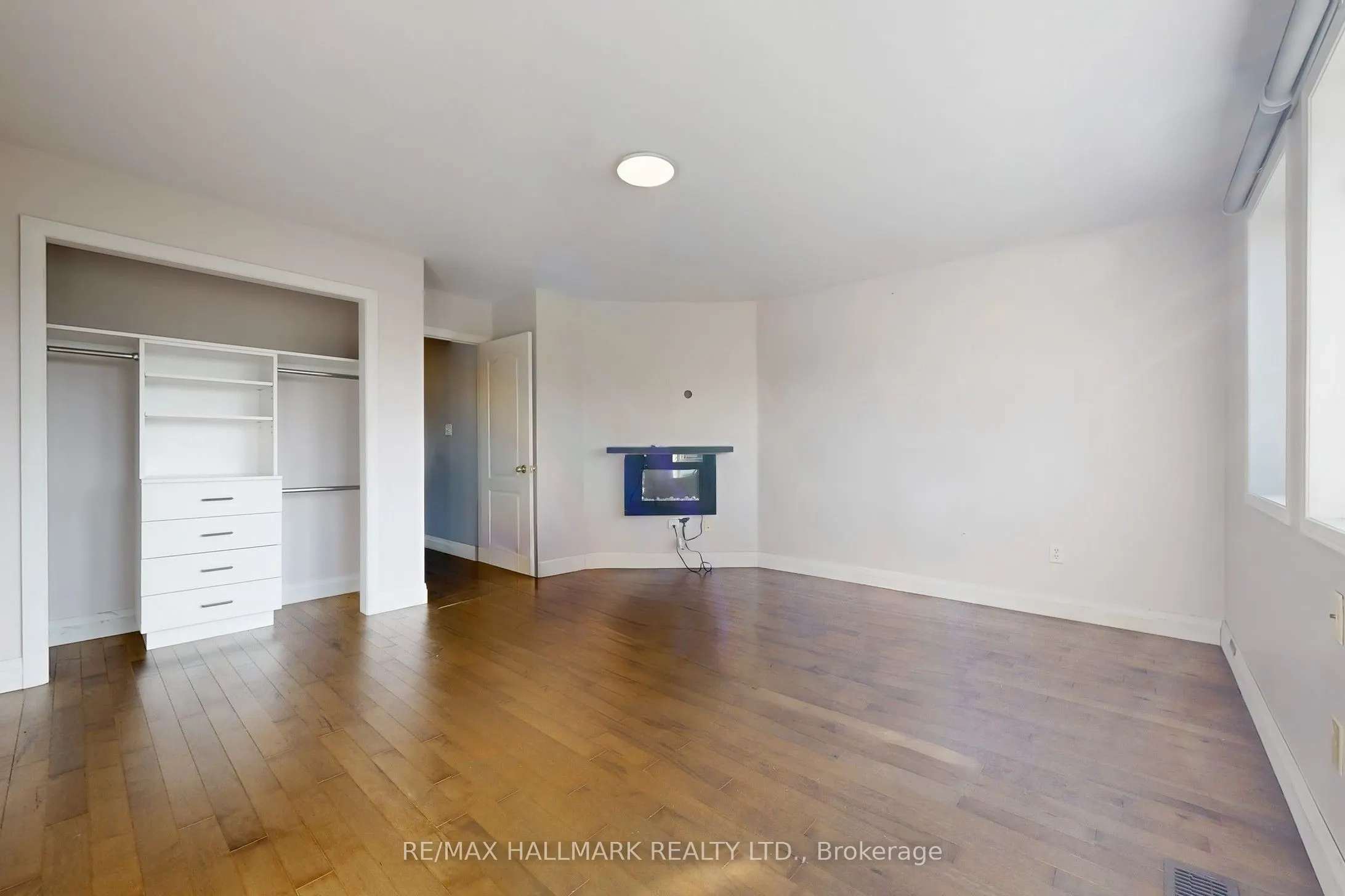 4 Kalmar Crescent