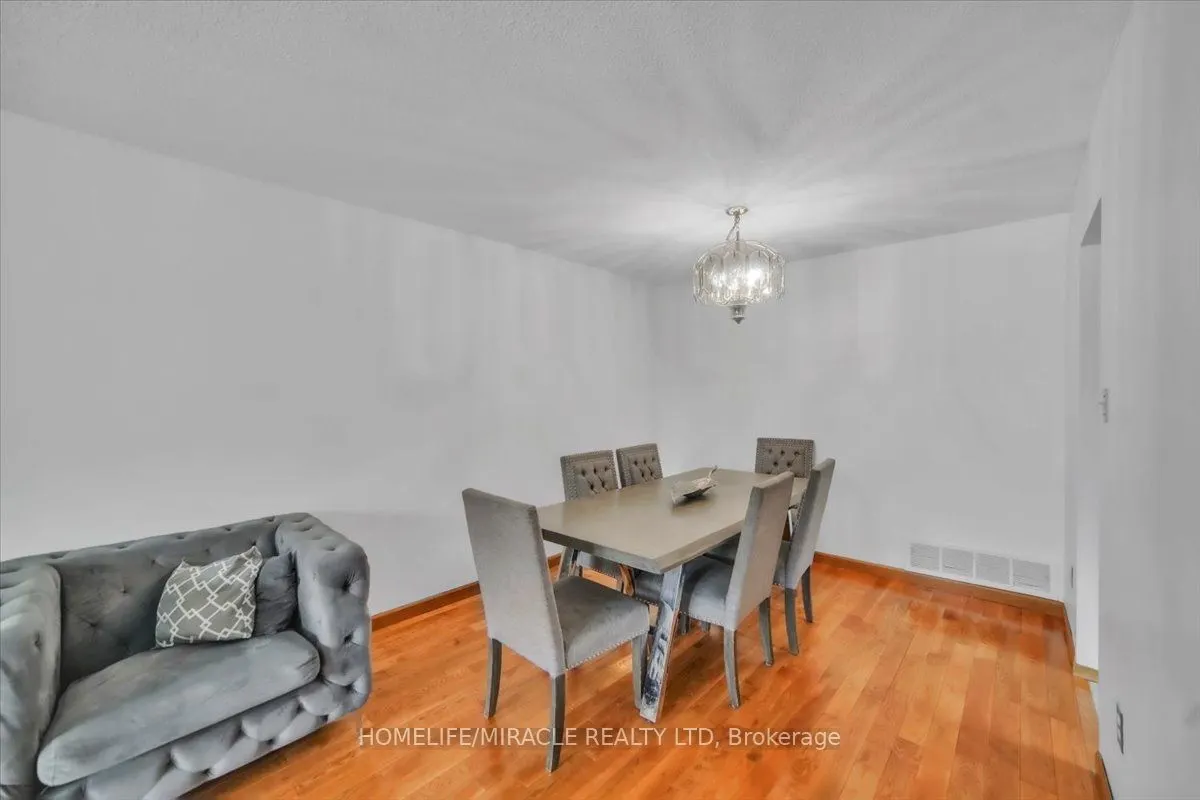 53 Agincourt Road