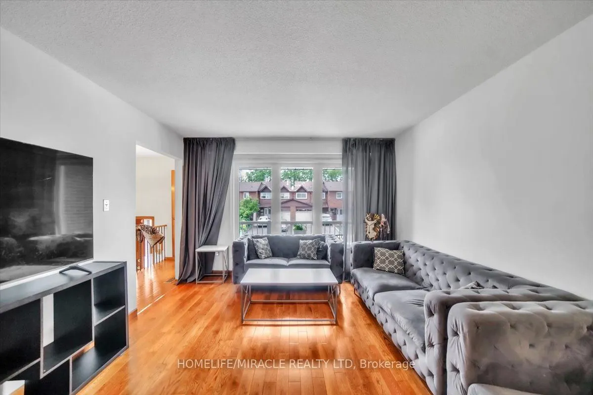 53 Agincourt Road