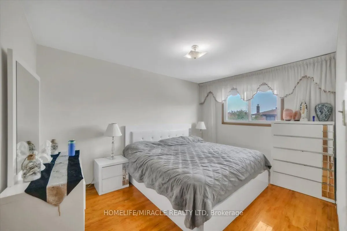 53 Agincourt Road