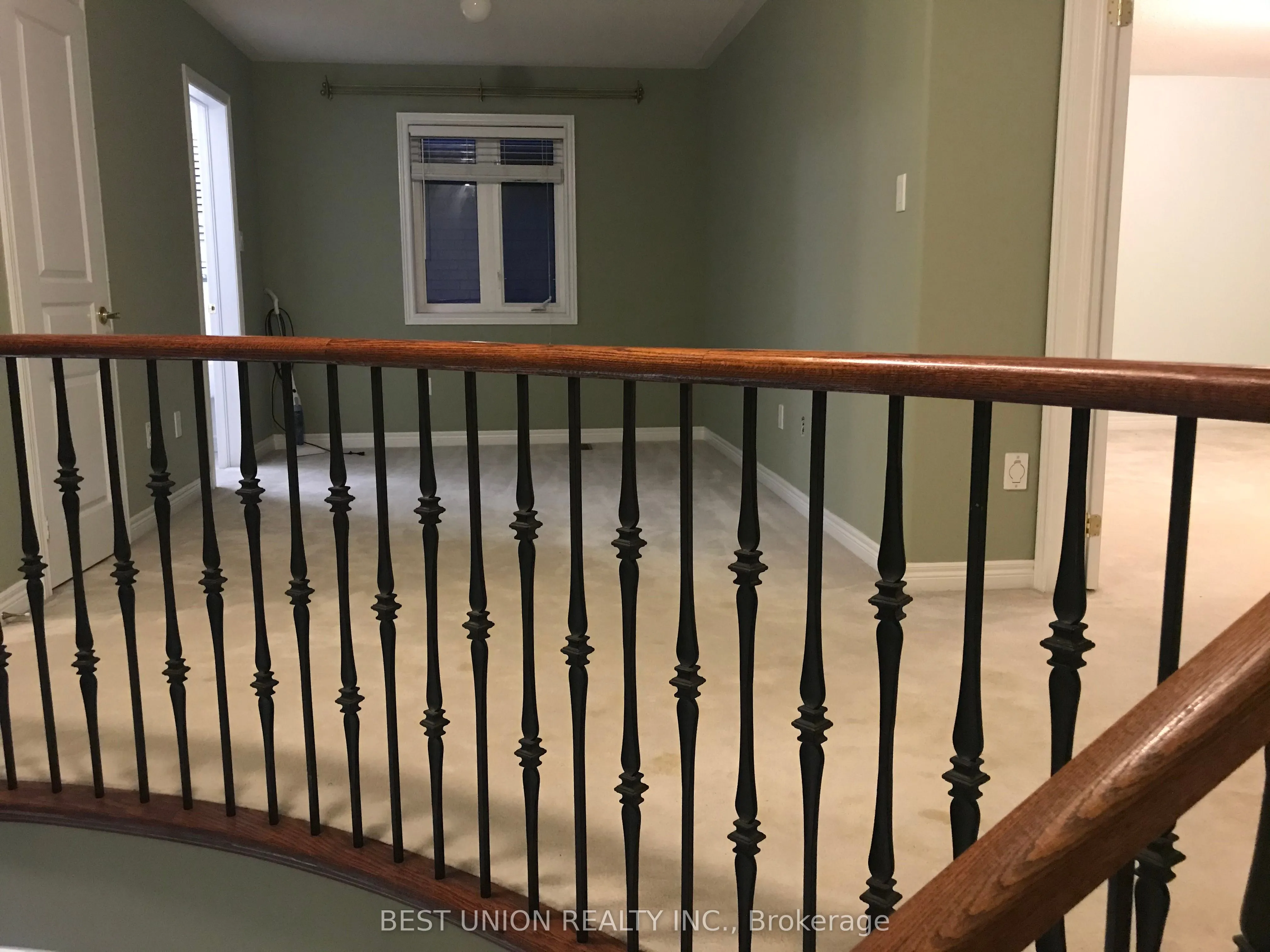 24 HEATHFIELD Avenue