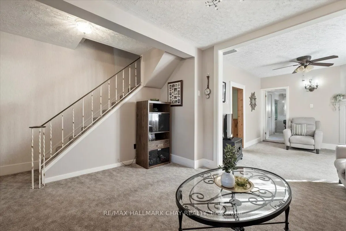 63 King Street S