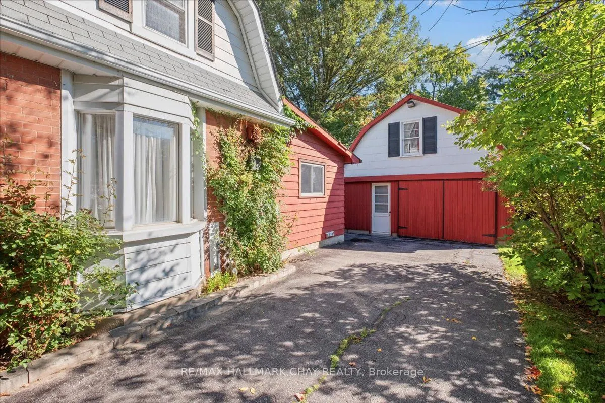 63 King Street S