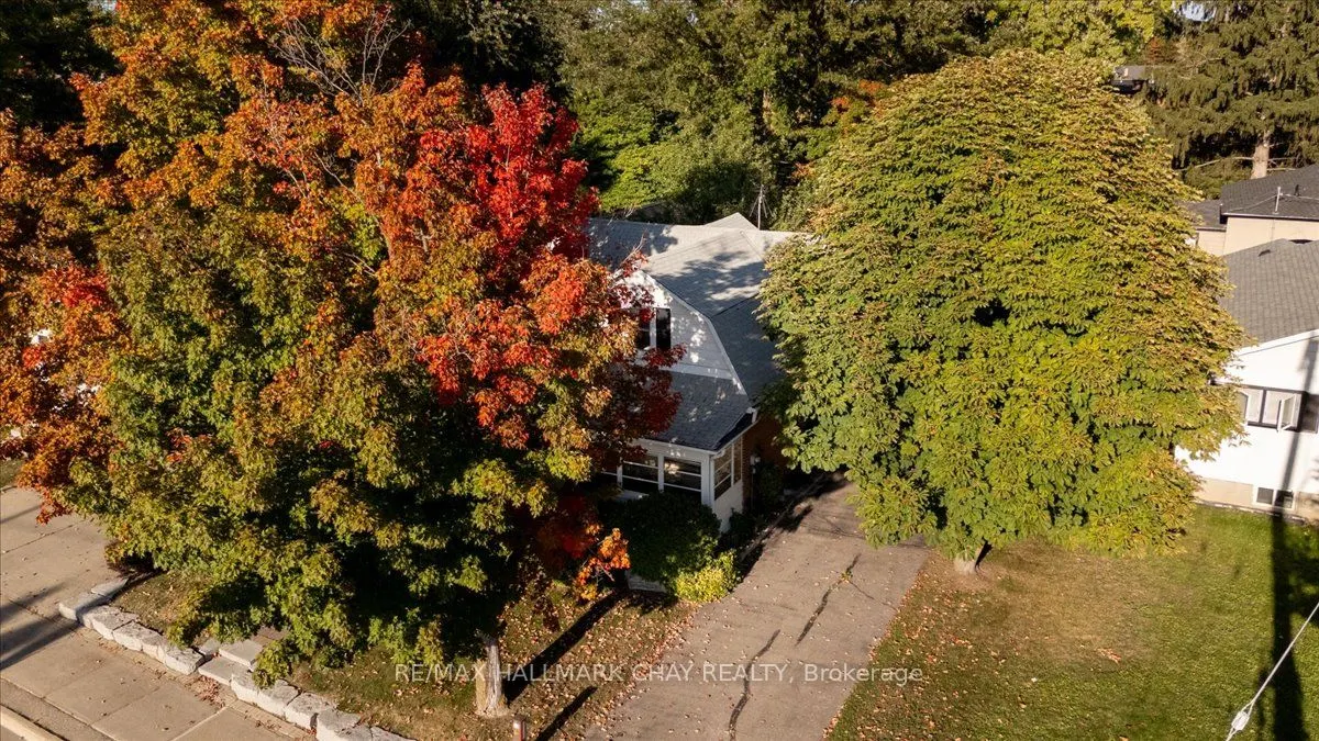 63 King Street S