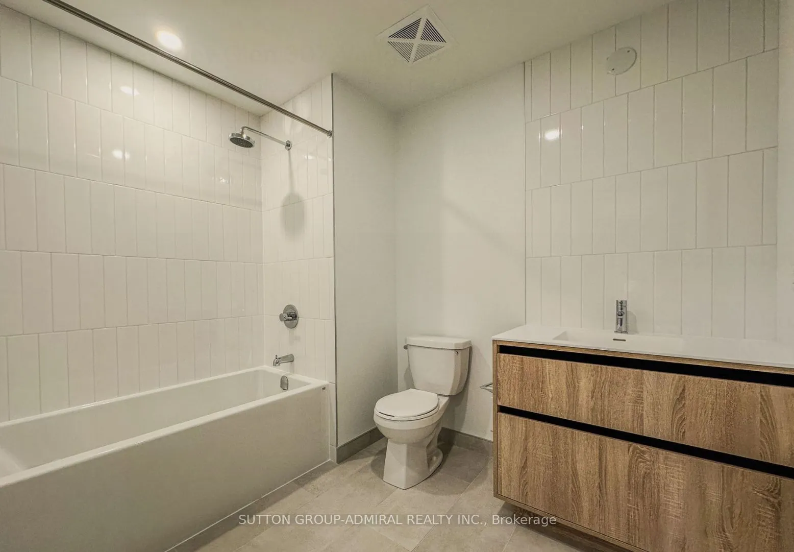8 Beverley Glen Boulevard, #307