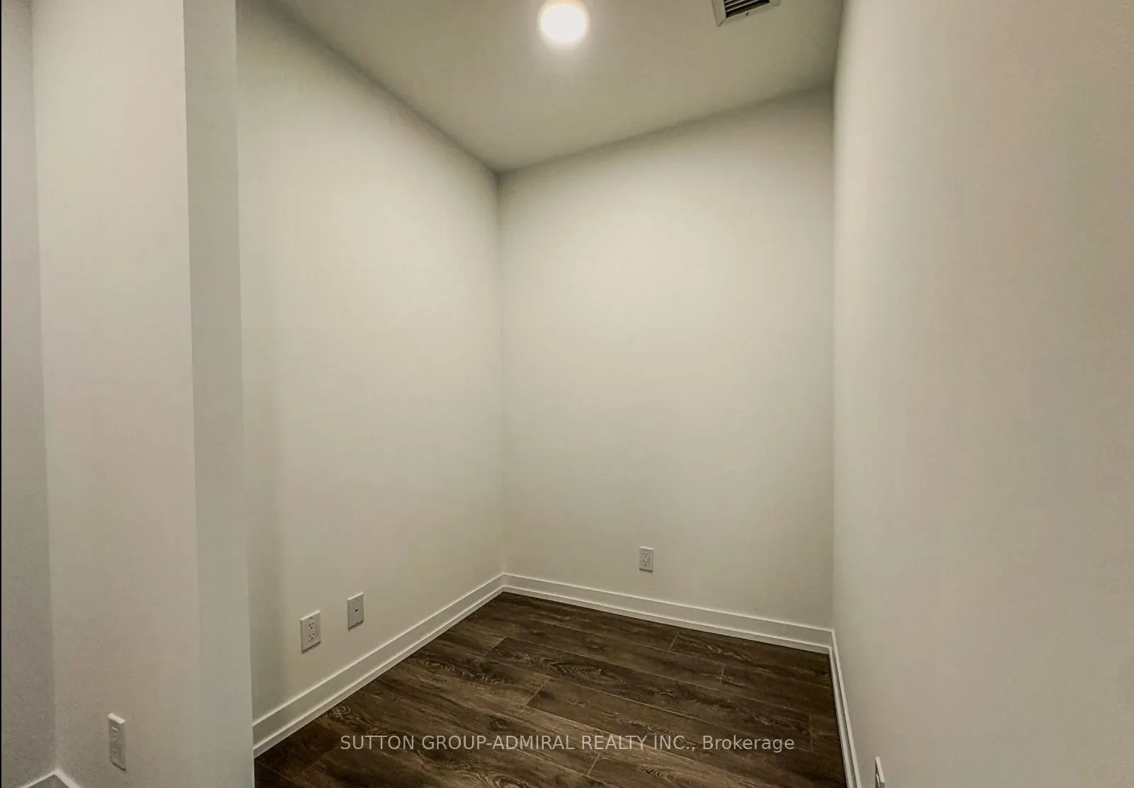 8 Beverley Glen Boulevard, #307