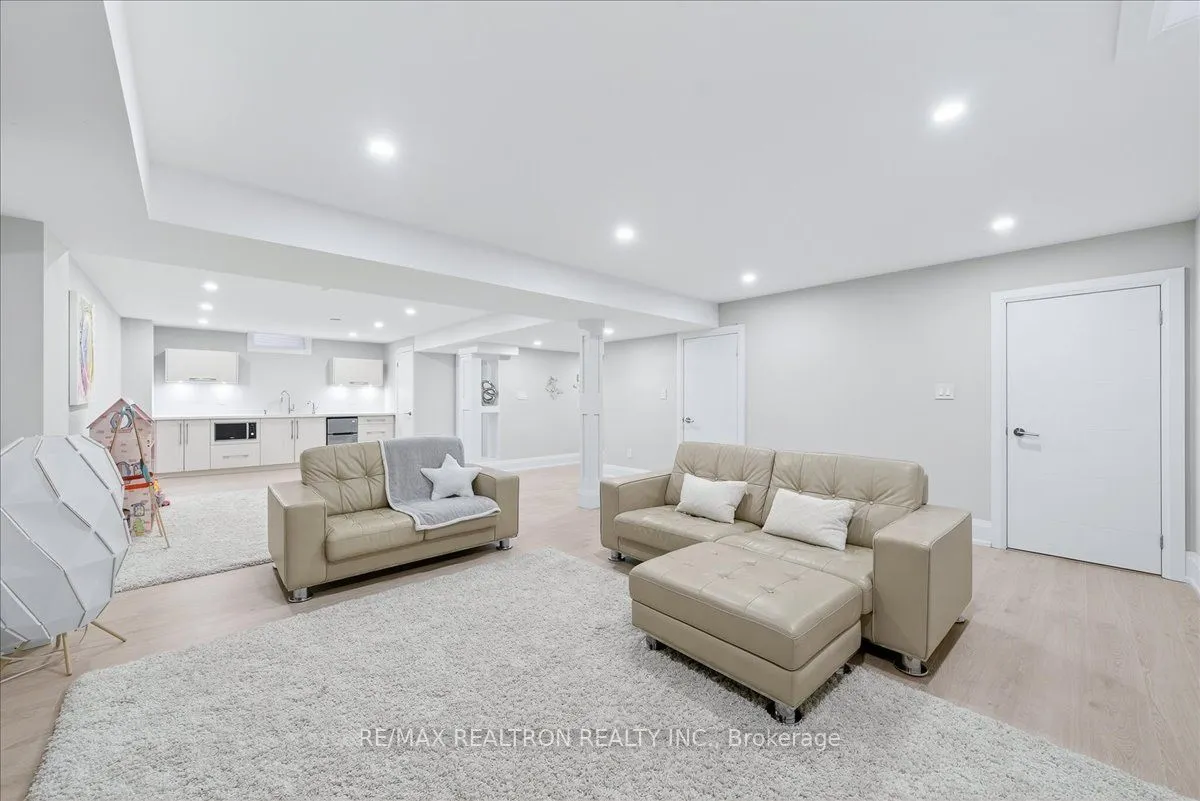 25 Riverhill Drive