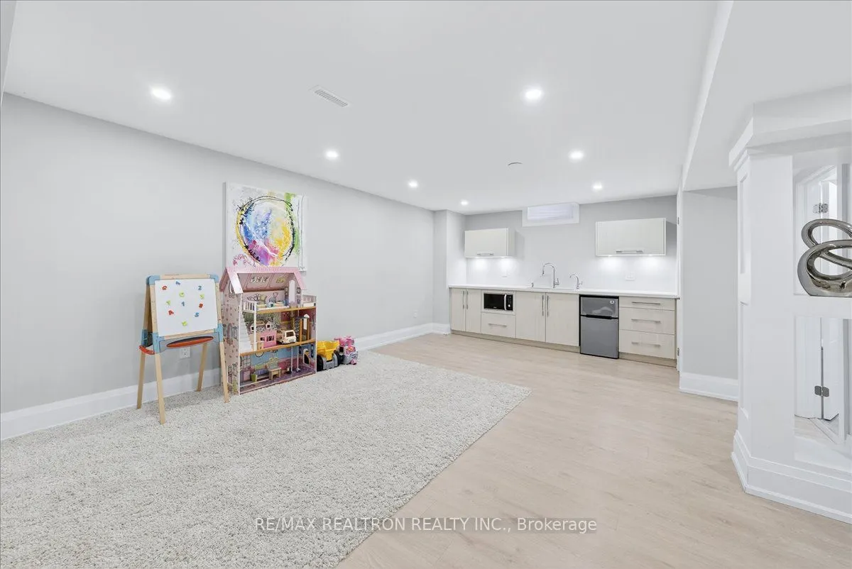 25 Riverhill Drive