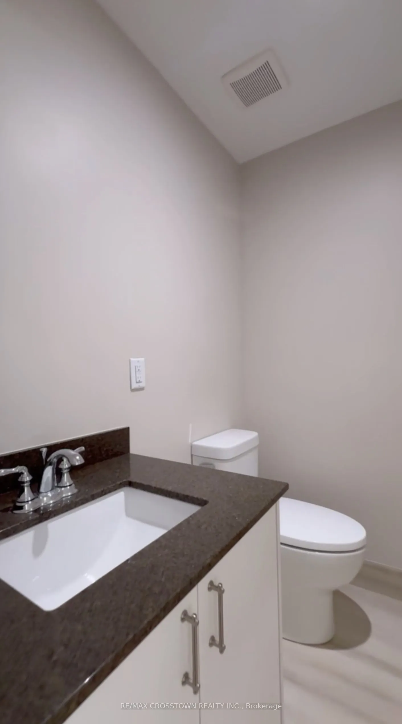 399 Applewood Crescent, #5