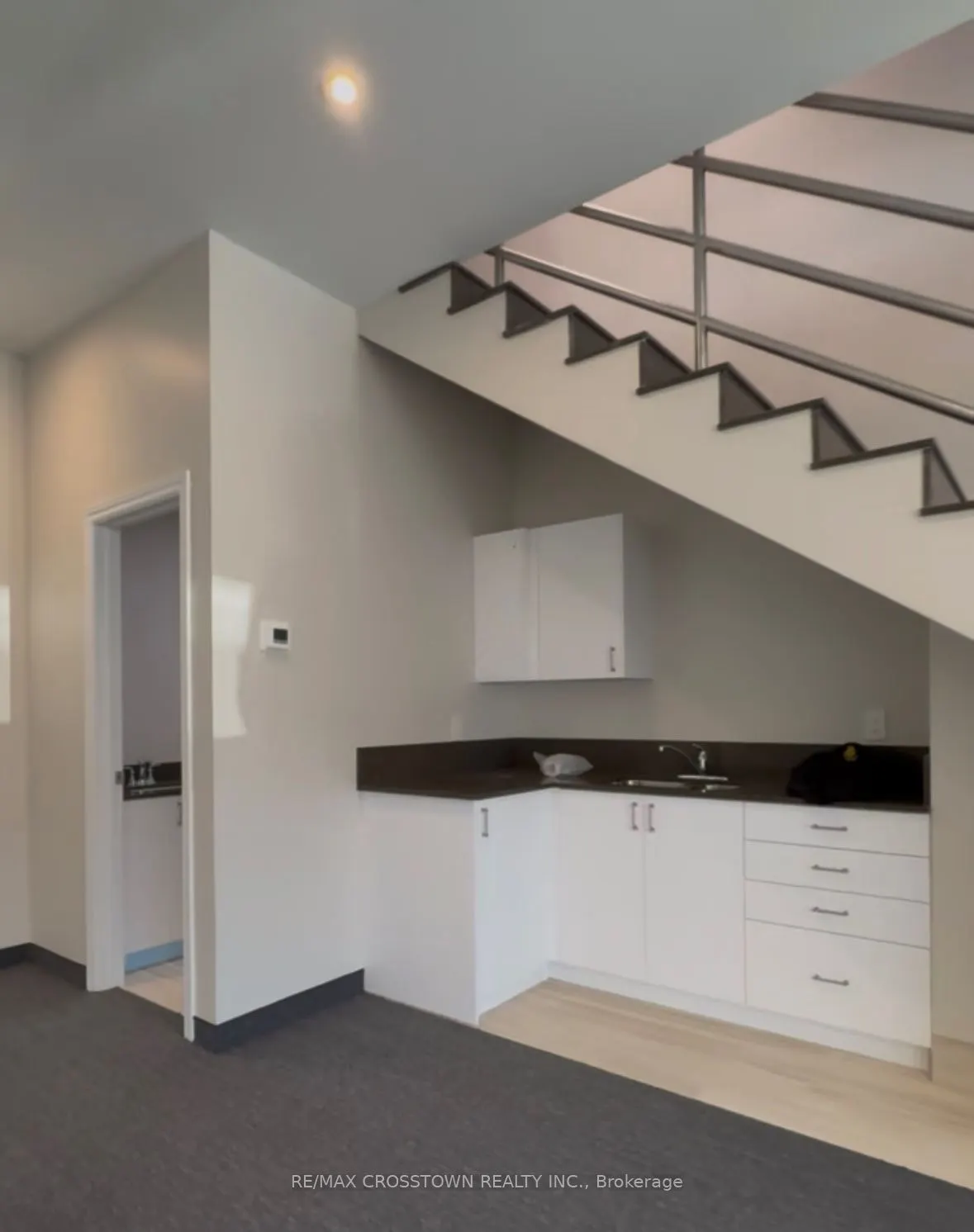 399 Applewood Crescent, #5