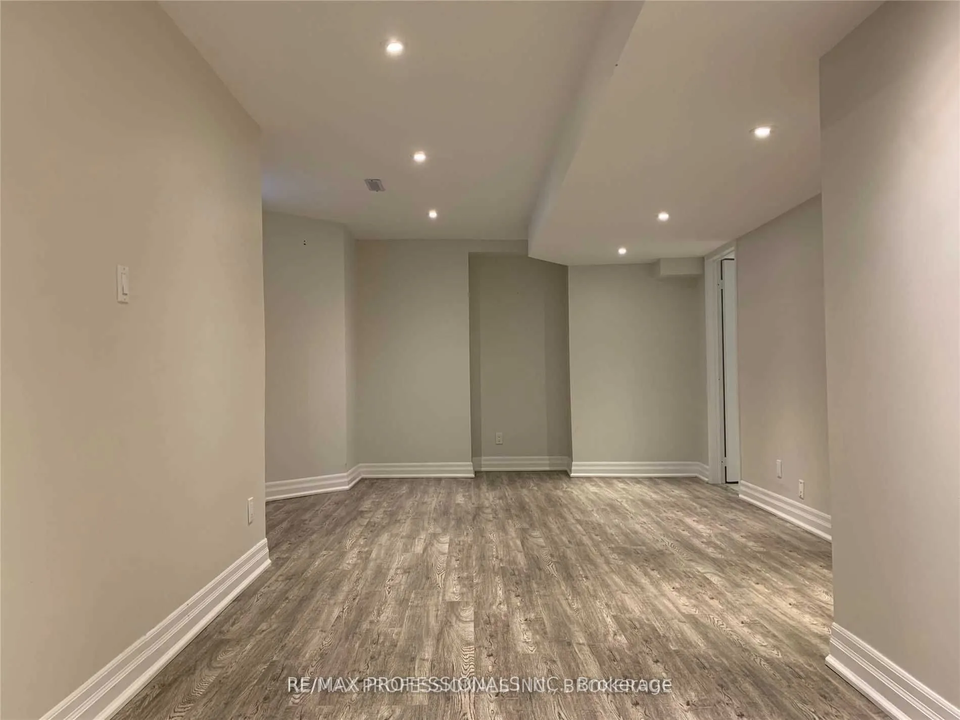 105 Goldsmith Crescent, #BSMT