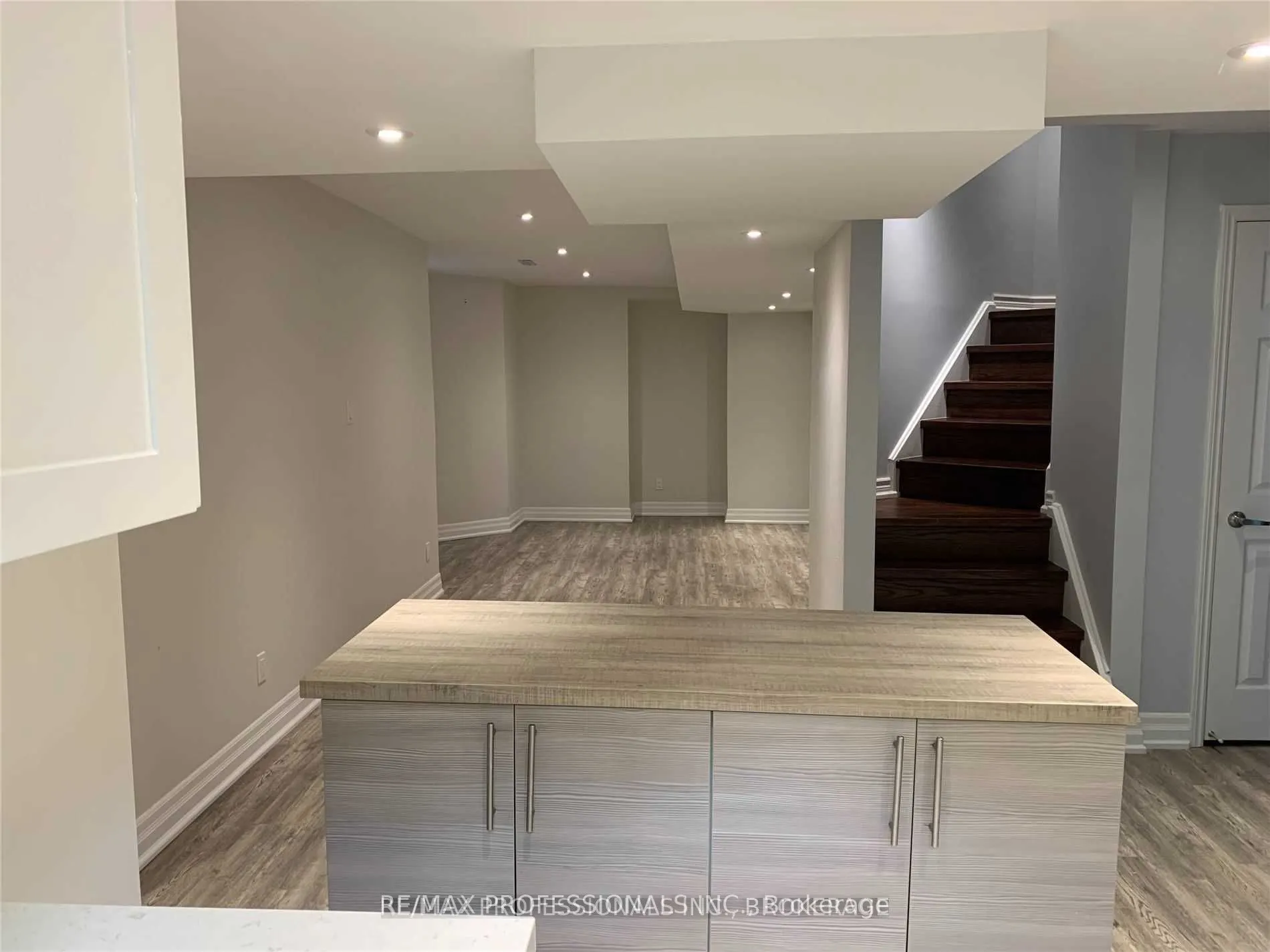 105 Goldsmith Crescent, #BSMT