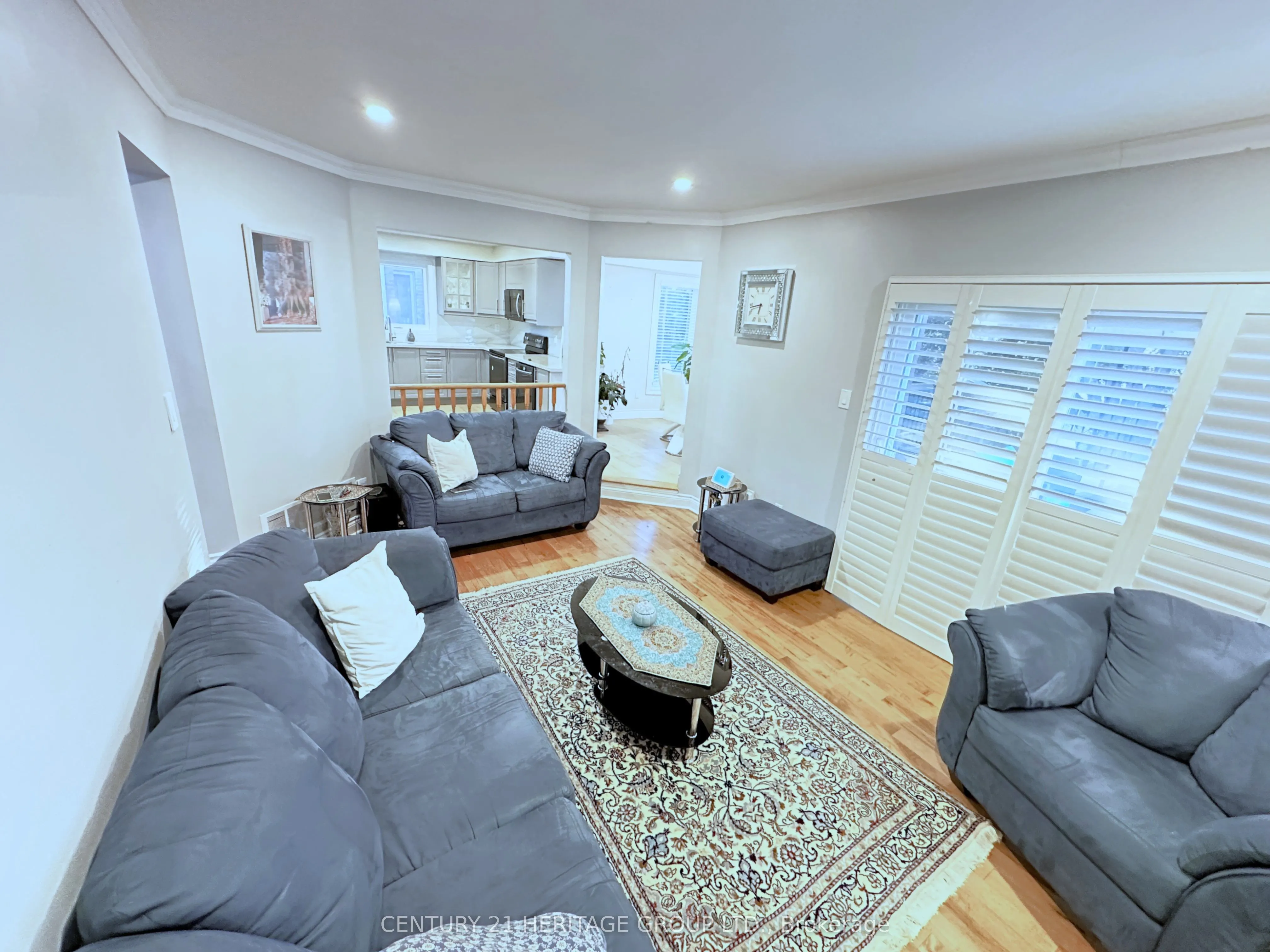 192 Covent Crescent