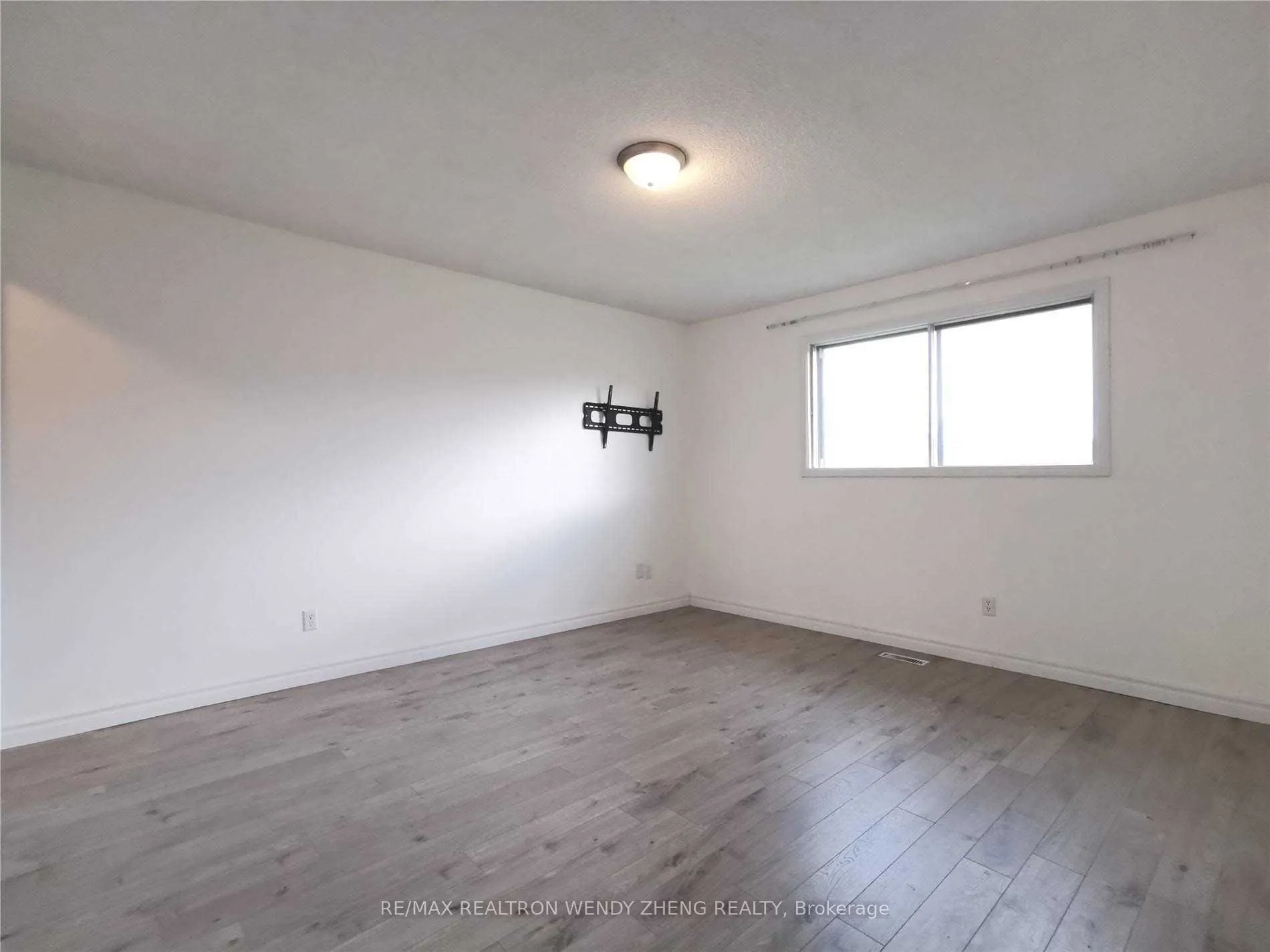 4 Fordcombe Crescent, #Upper
